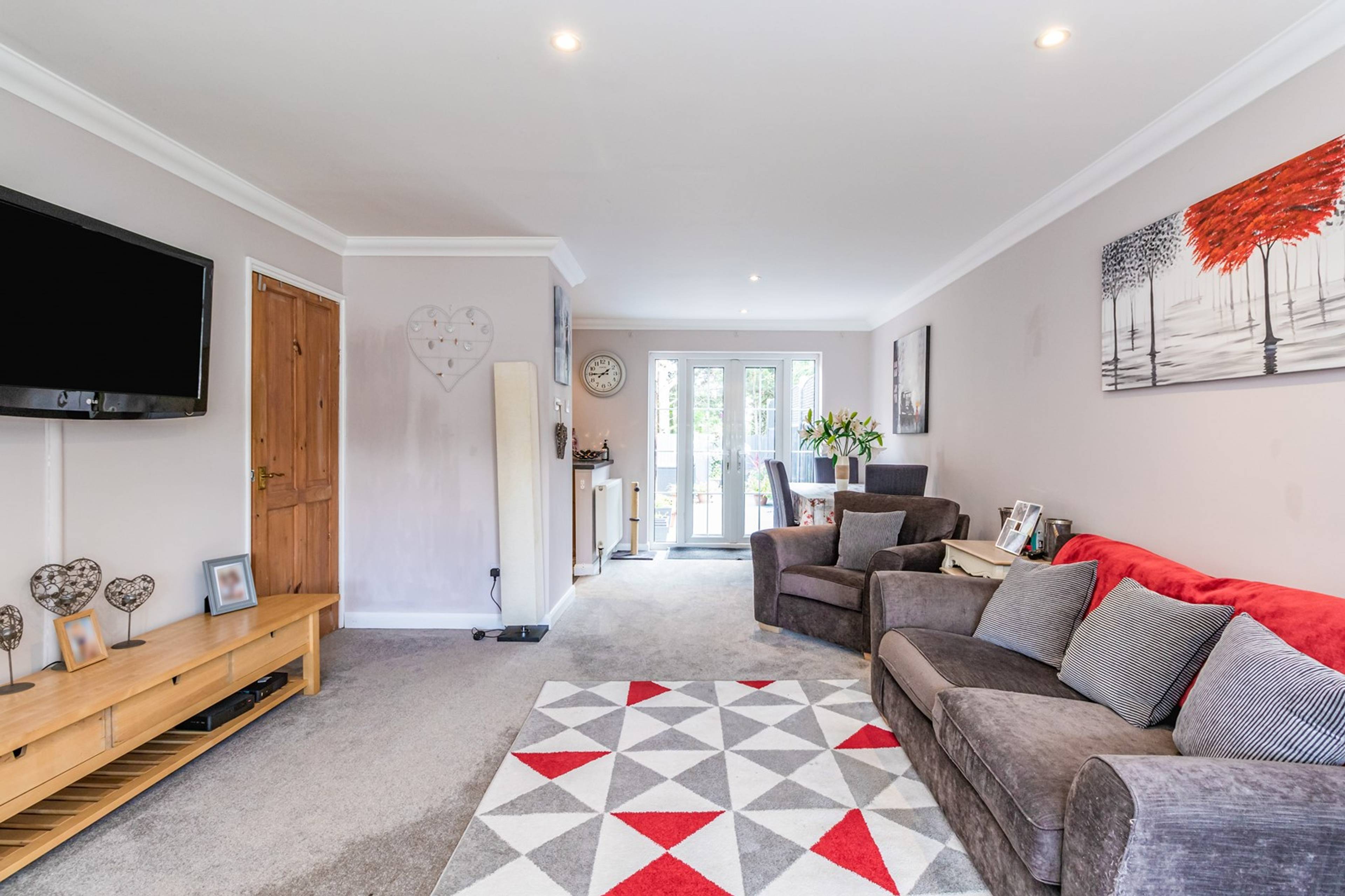 Lounge/Dining Room