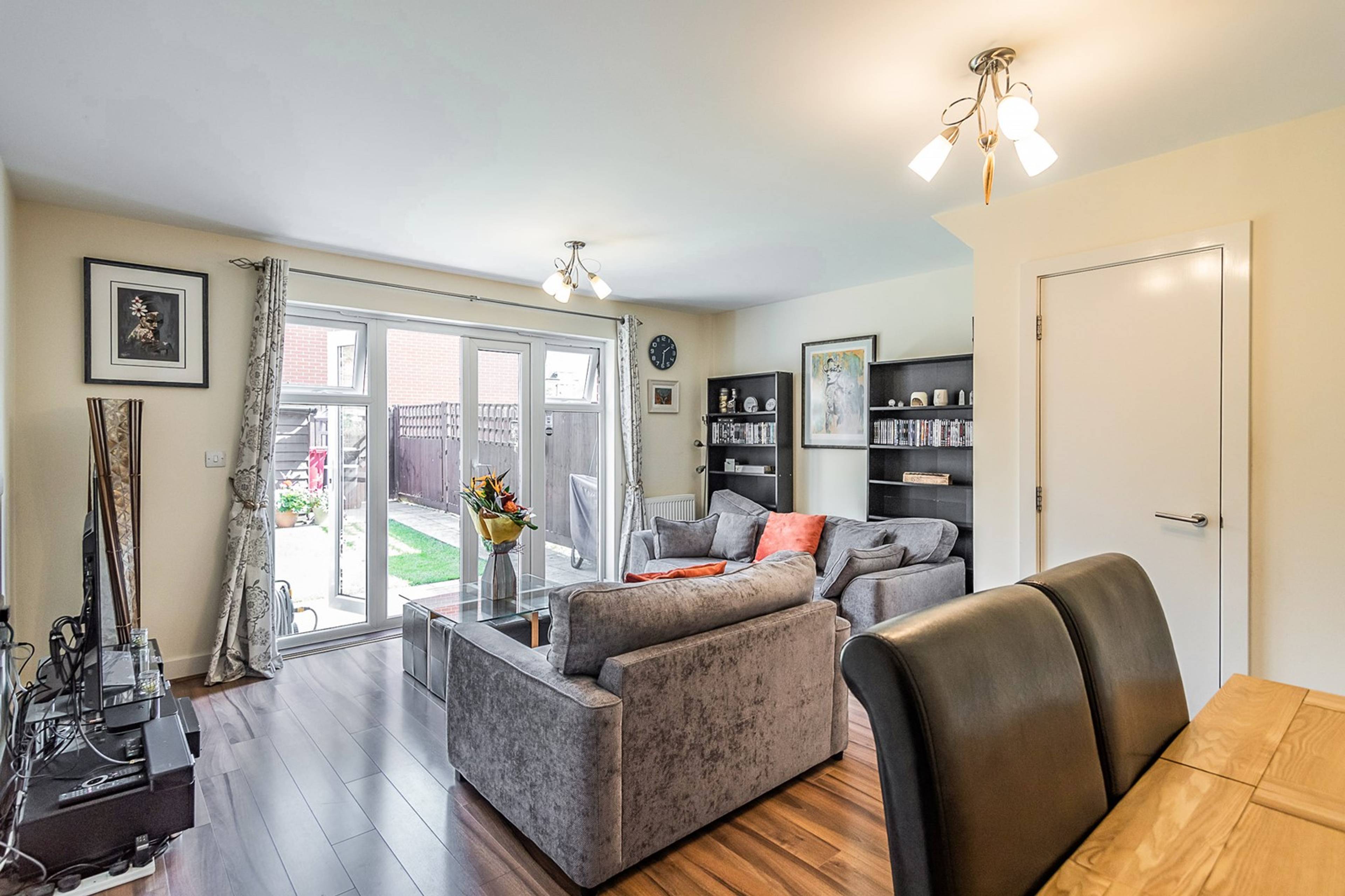 Lounge/Dining Room