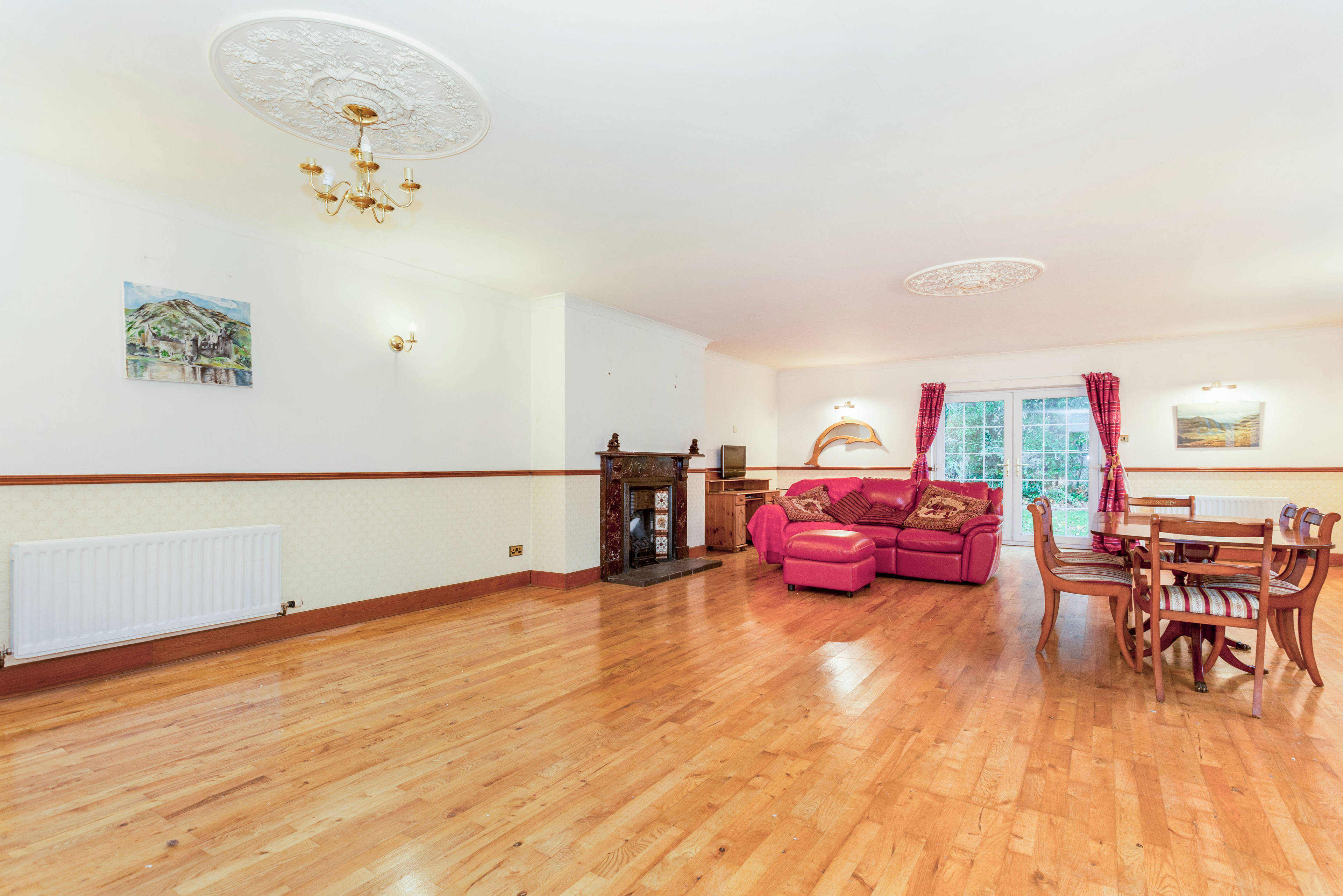 Lounge/Dining Room