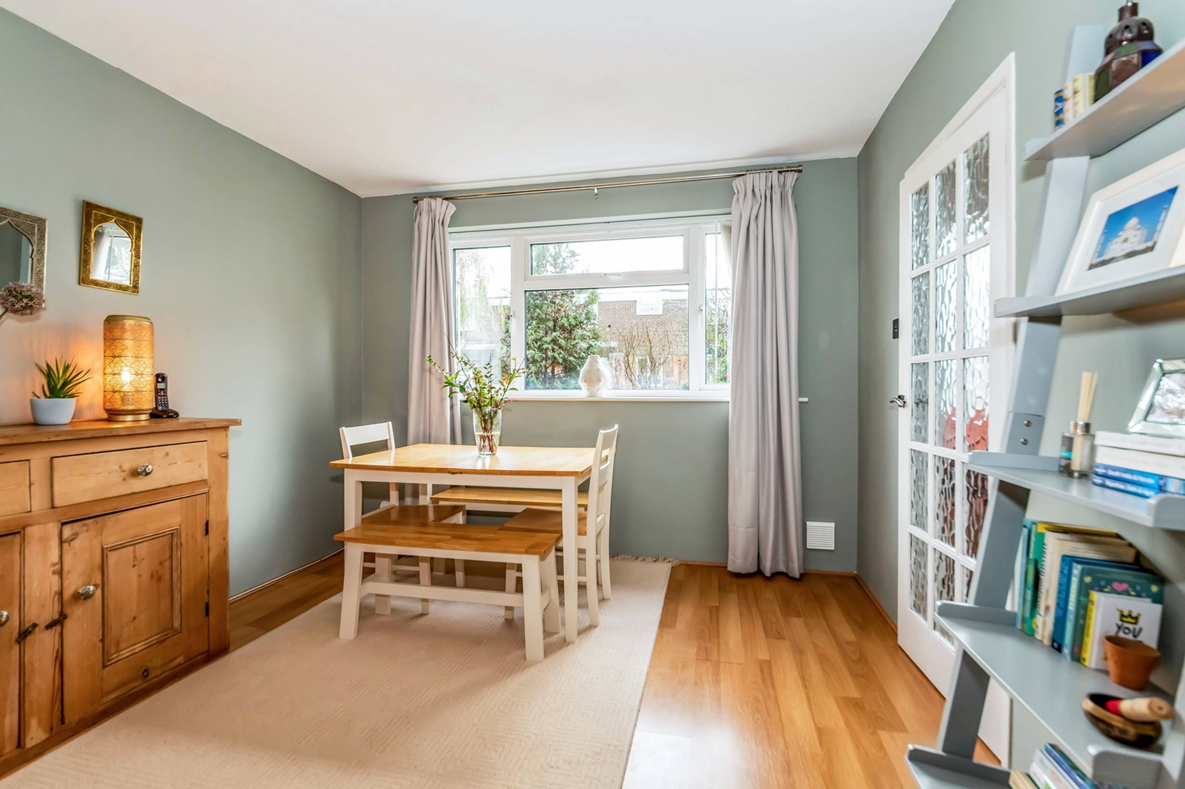 Lounge/Dining Room
