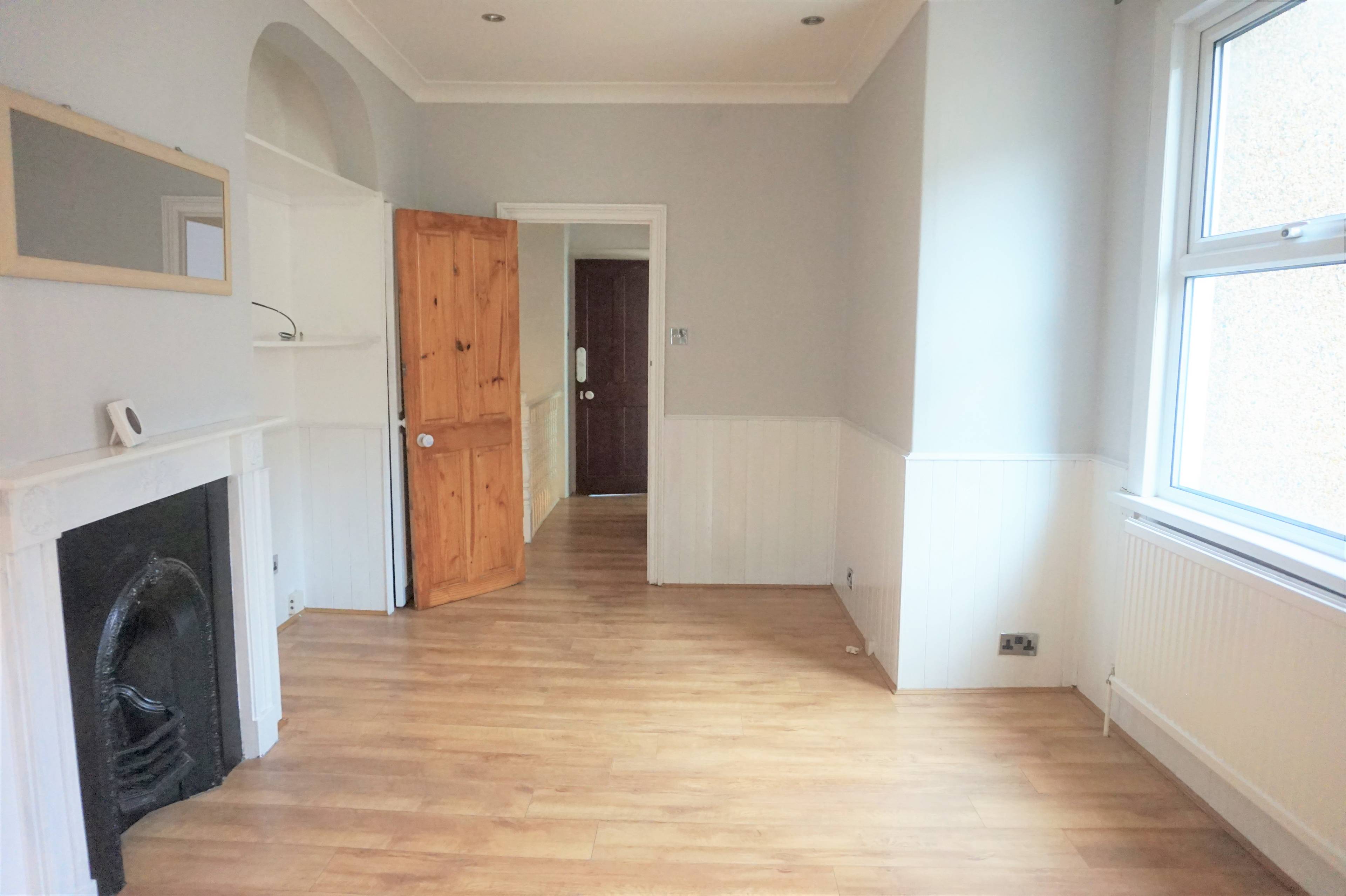 Lounge / Kitchen