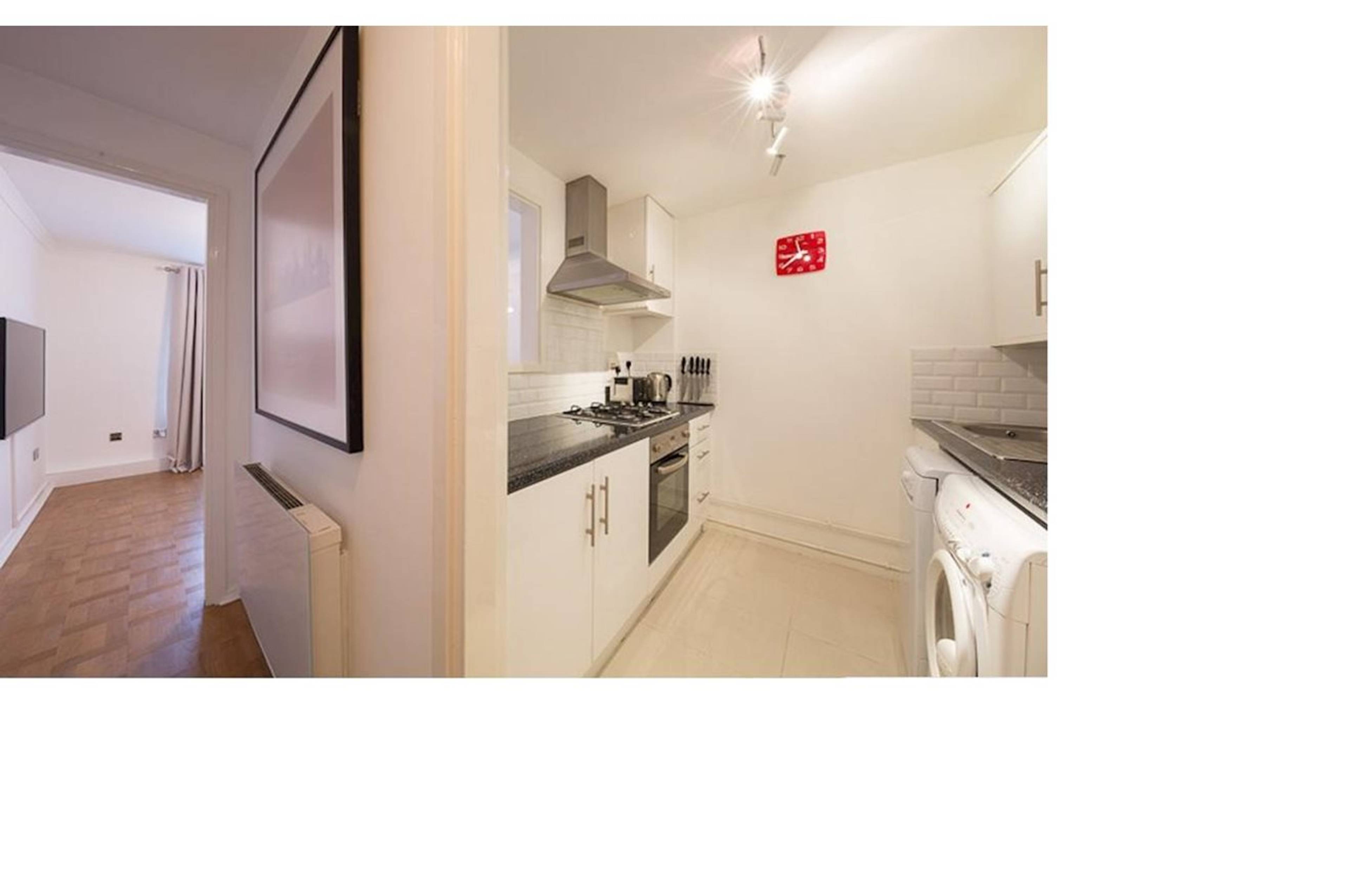 Lounge / Kitchen