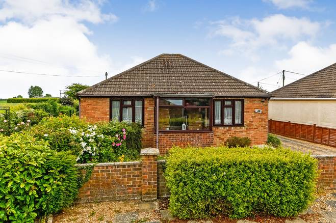 3 bedroom detached bungalow for sale in Linford Estate, King's Lynn ...
