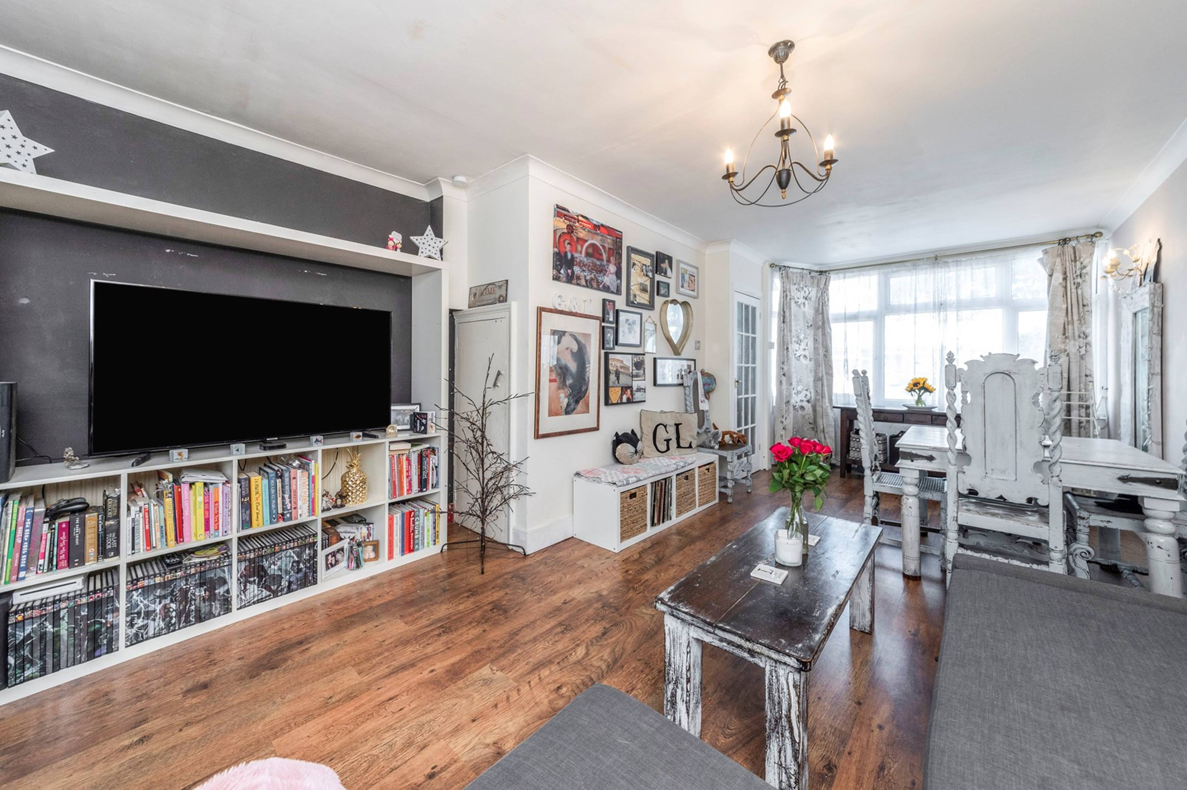 Lounge/Dining Room