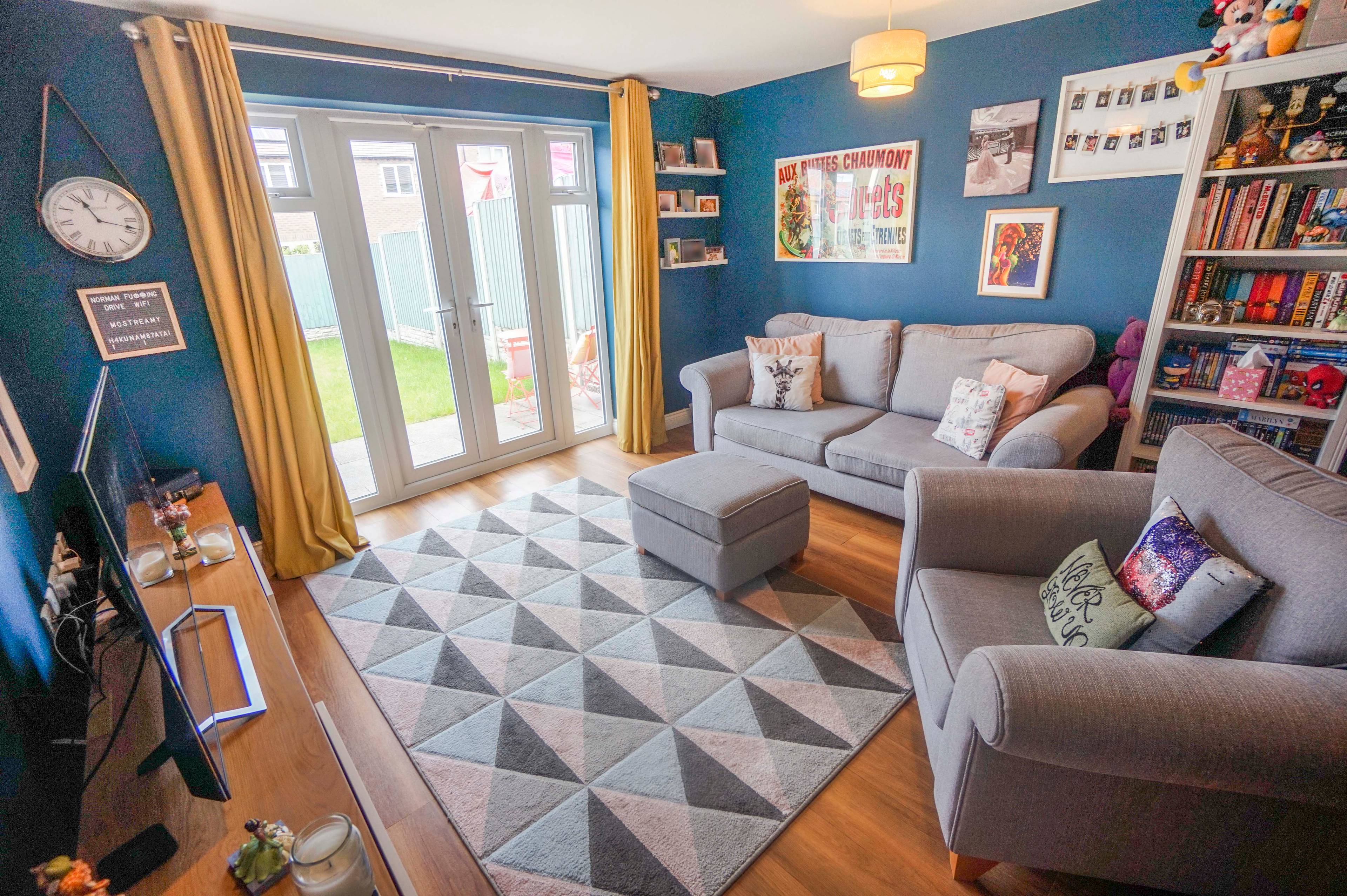 Lounge/Dining Room