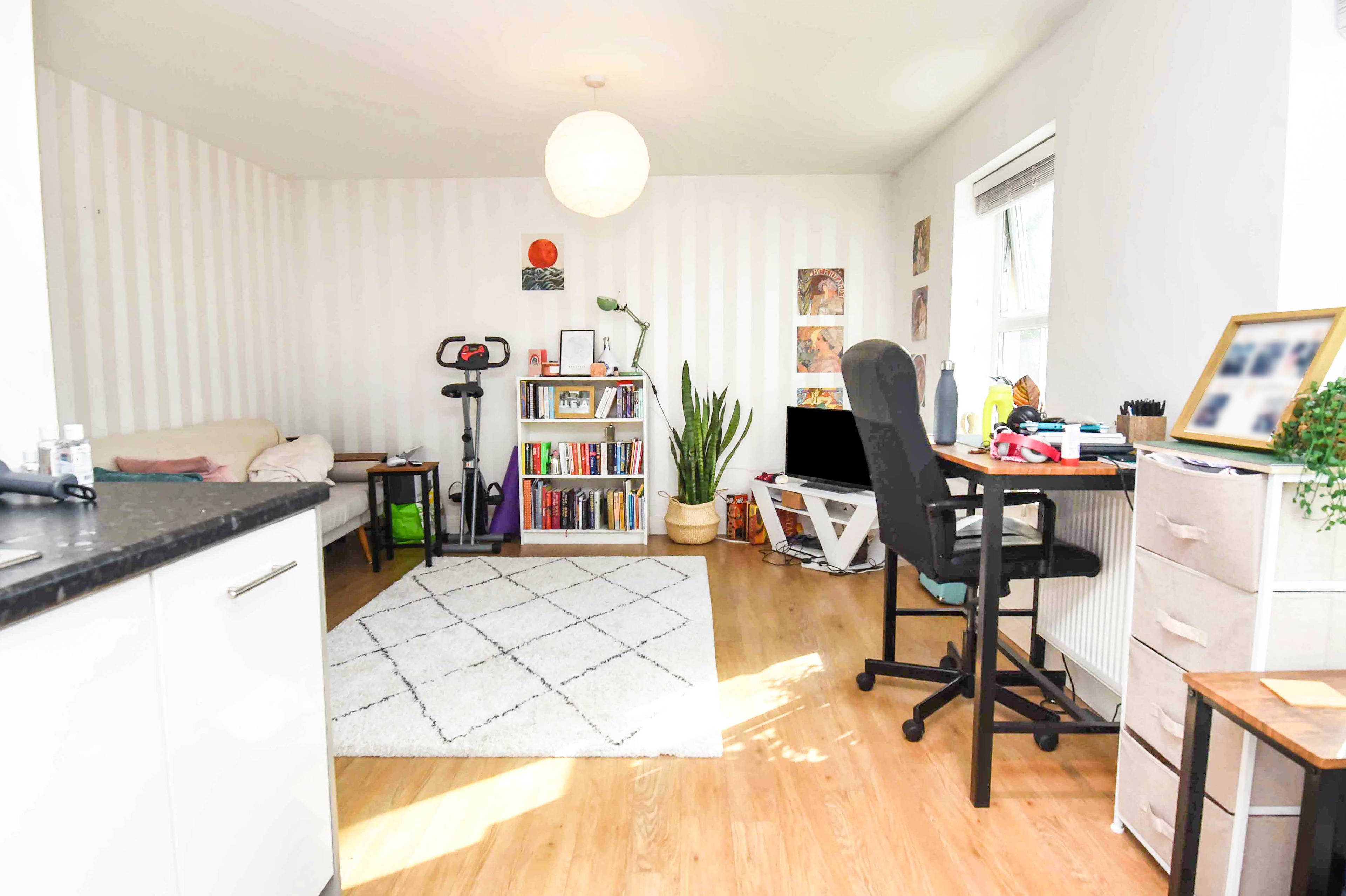 Lounge / Kitchen