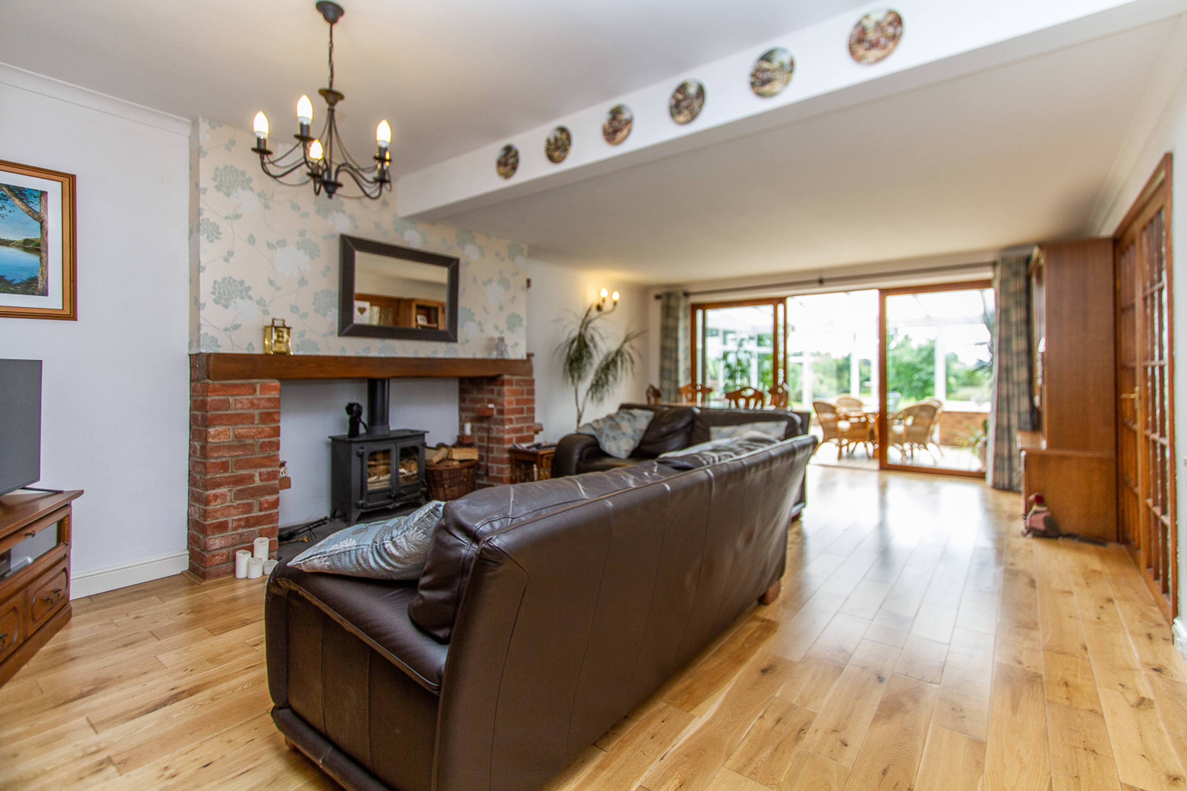 Lounge/Dining Room