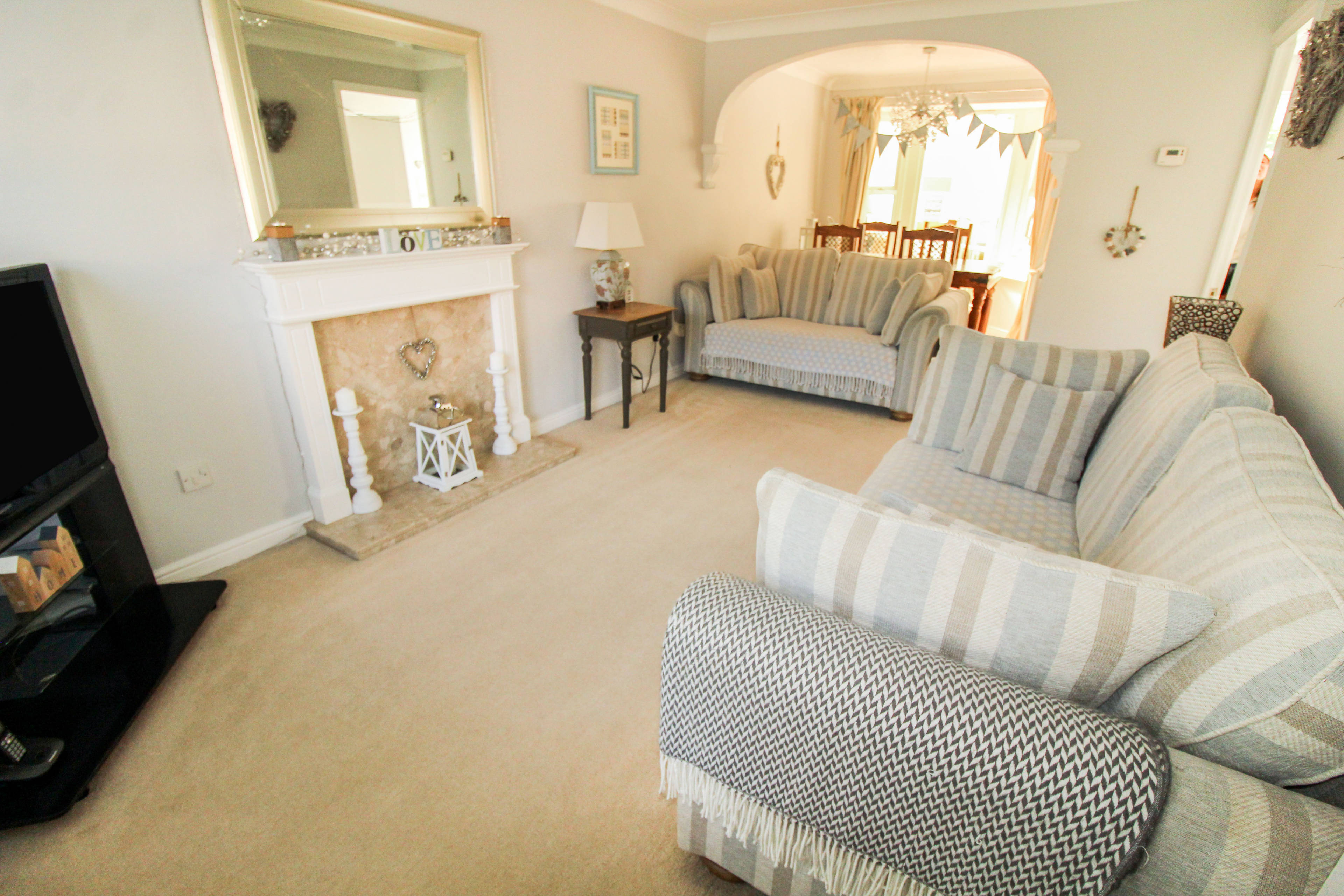 Lounge/Dining Room