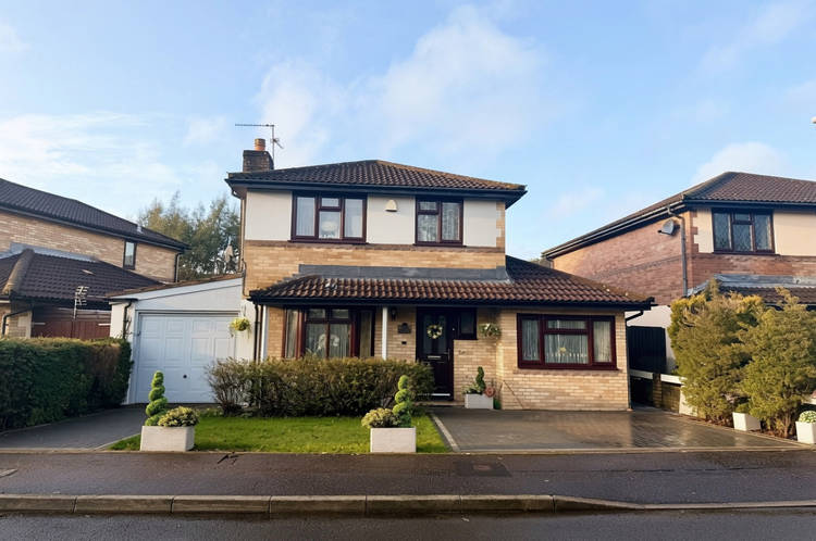 4 bedroom detached house