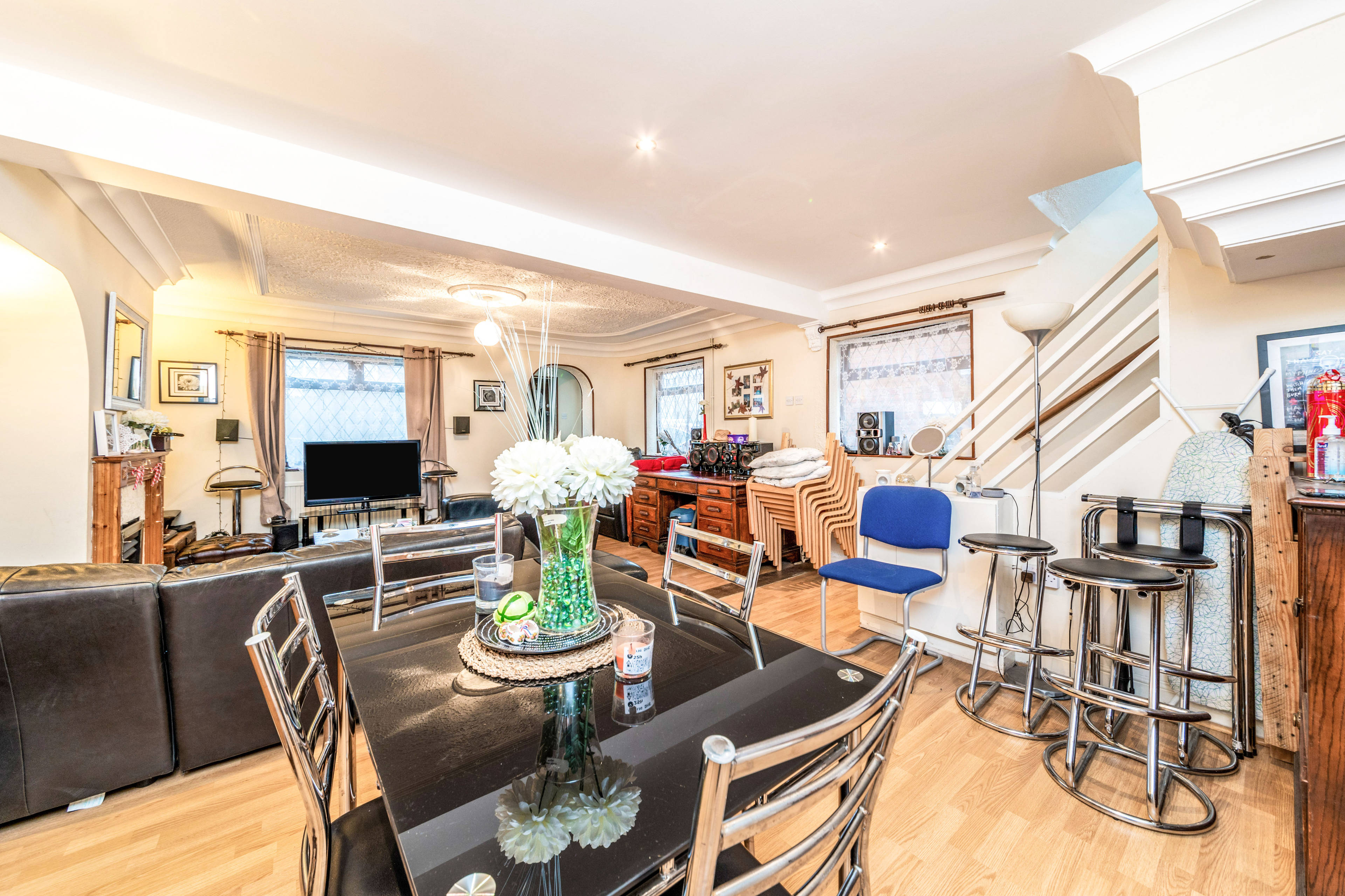 Lounge/Dining Room