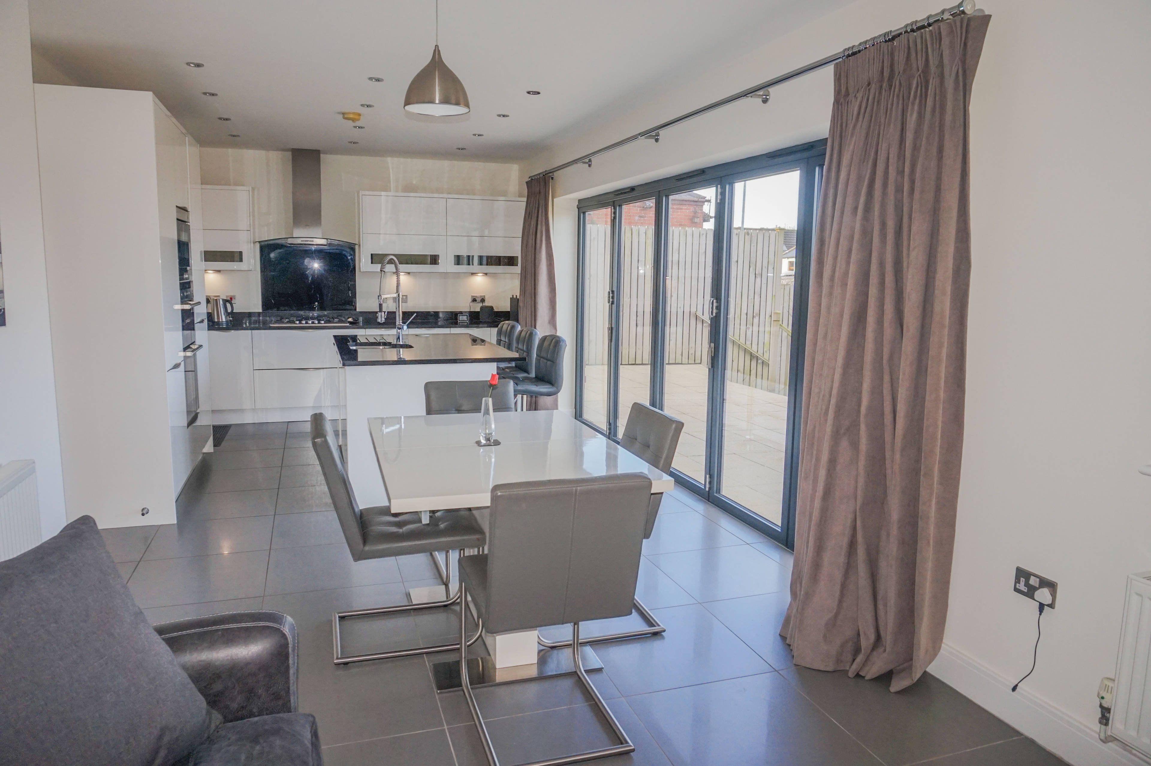 Kitchen/family Room