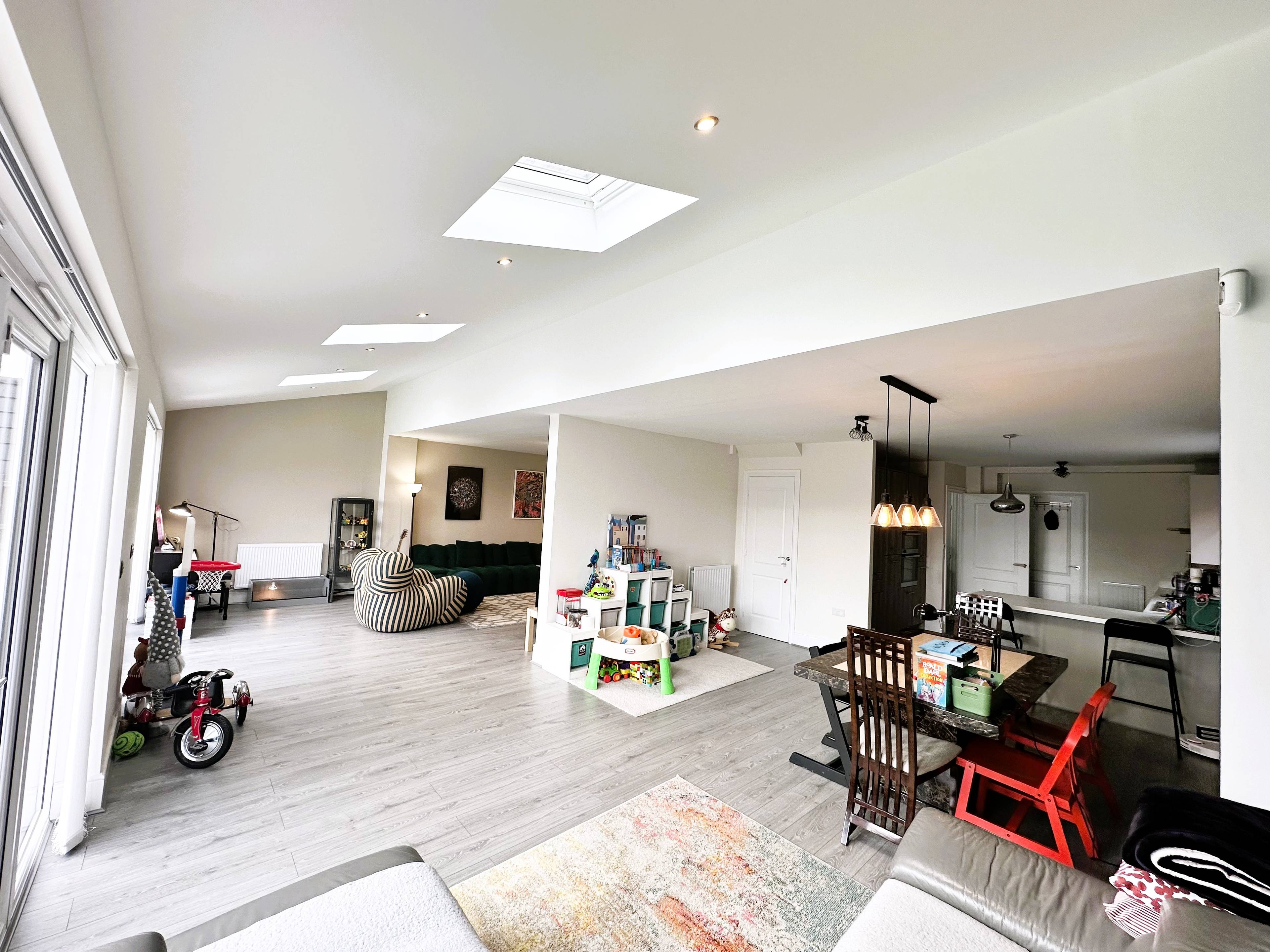 Lounge/Family/Games
