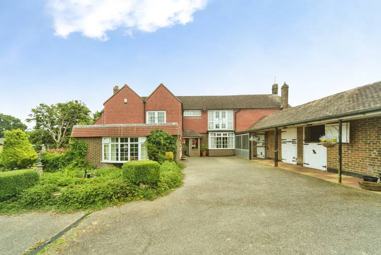 4 bedroom detached house