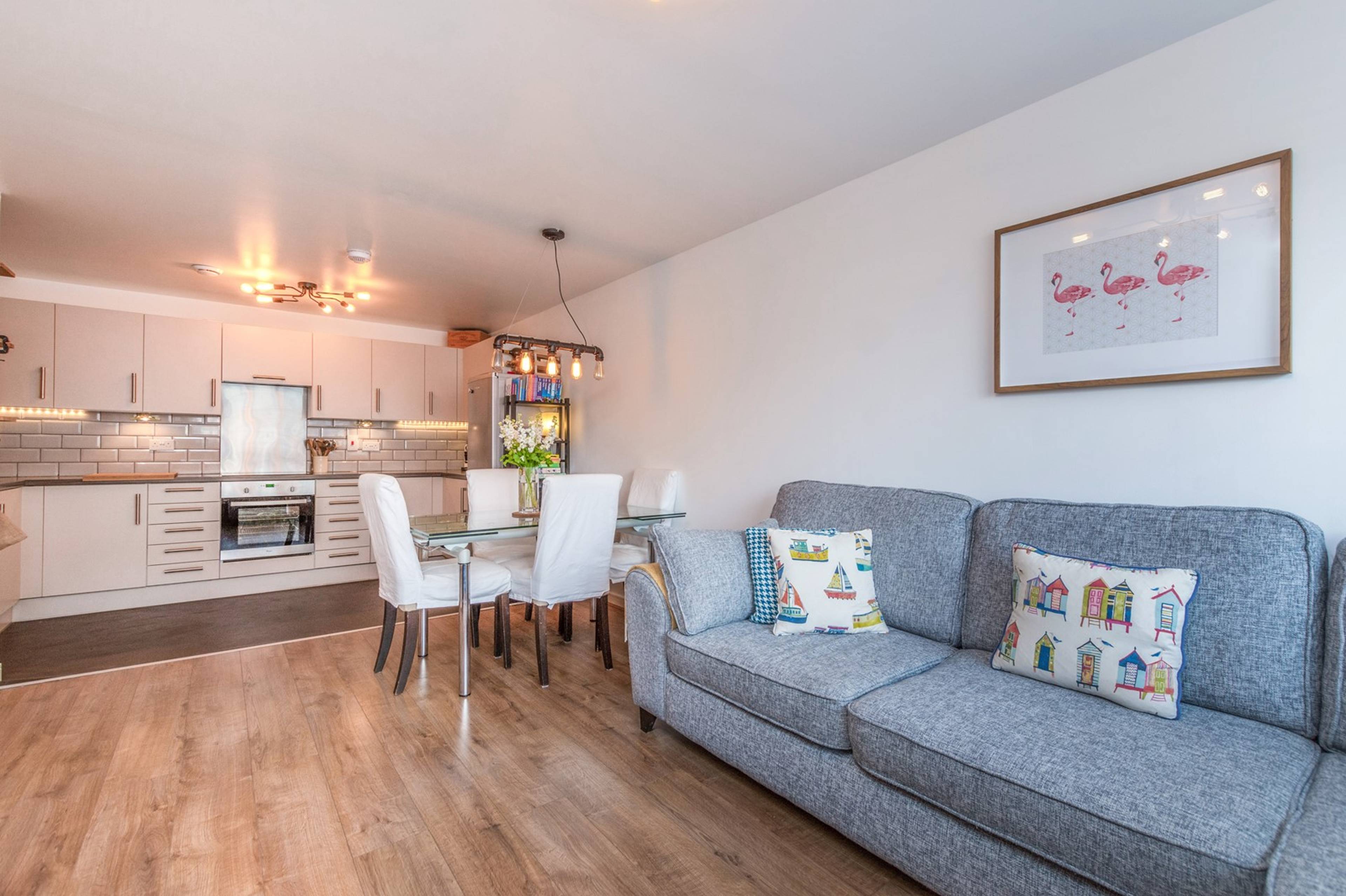 Lounge/Dining Room
