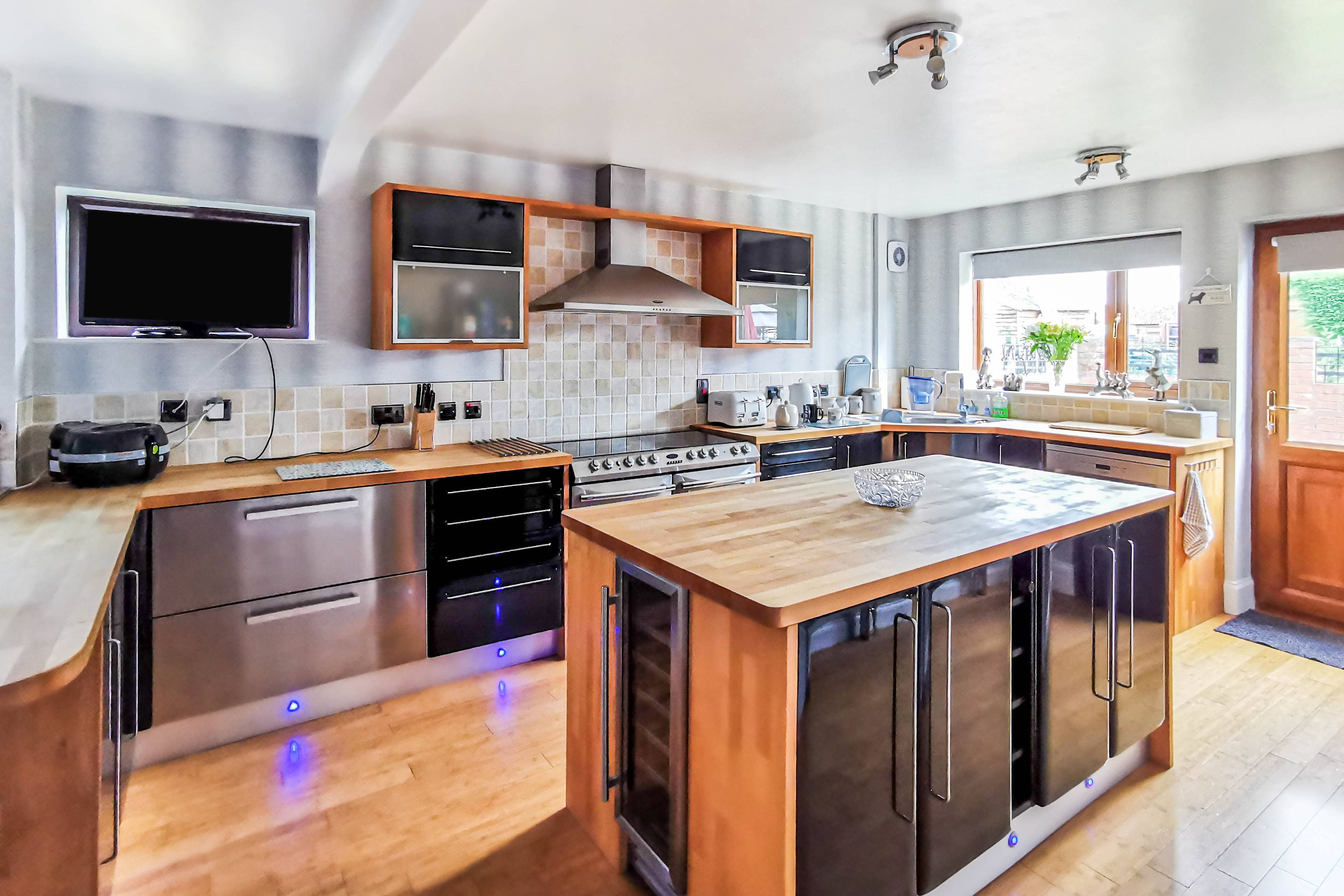Kitchen/Breakfast