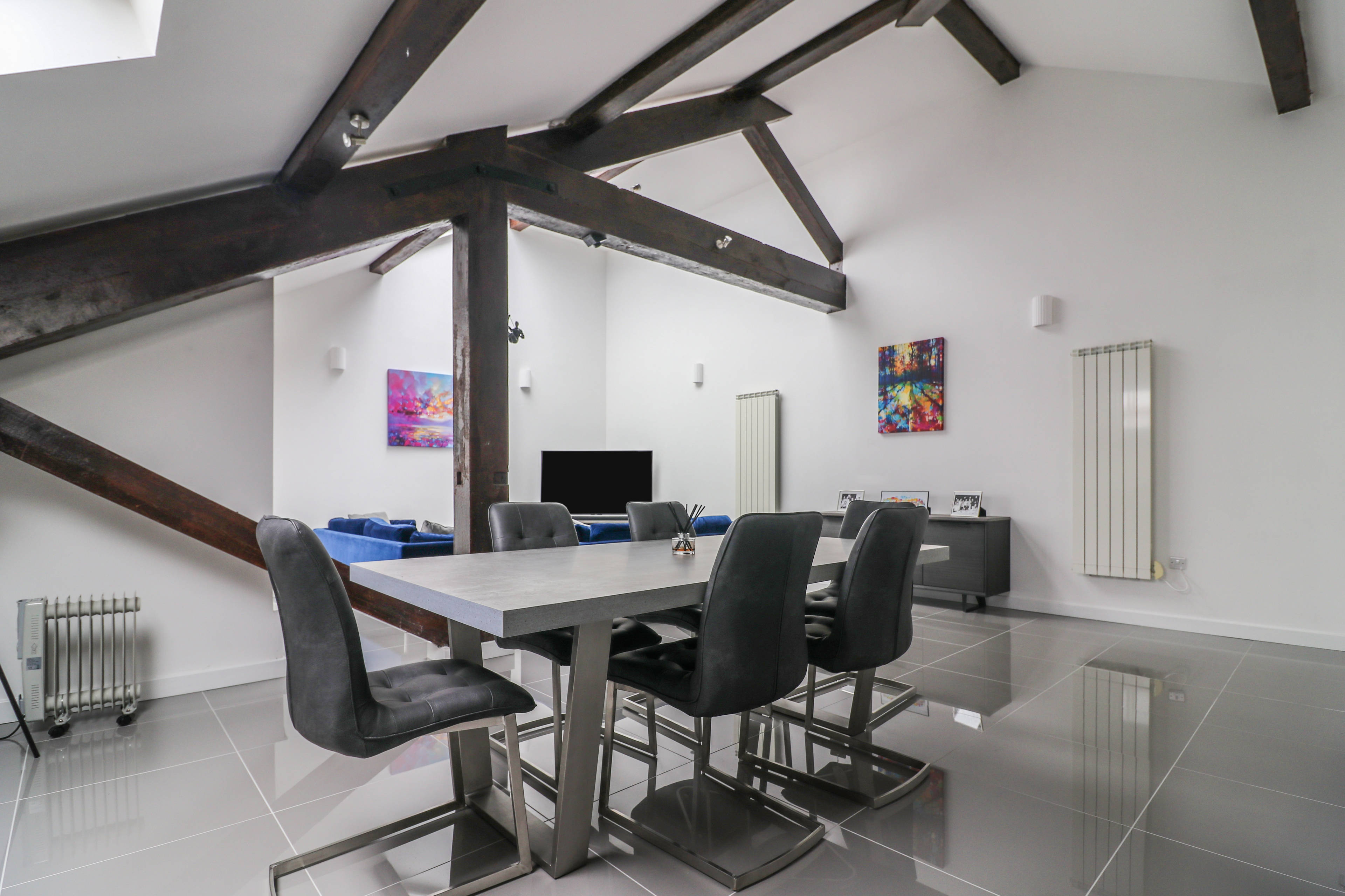 Lounge/Dining Room