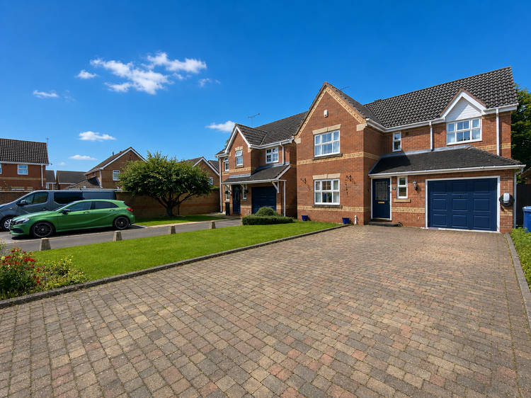 4 bedroom detached house