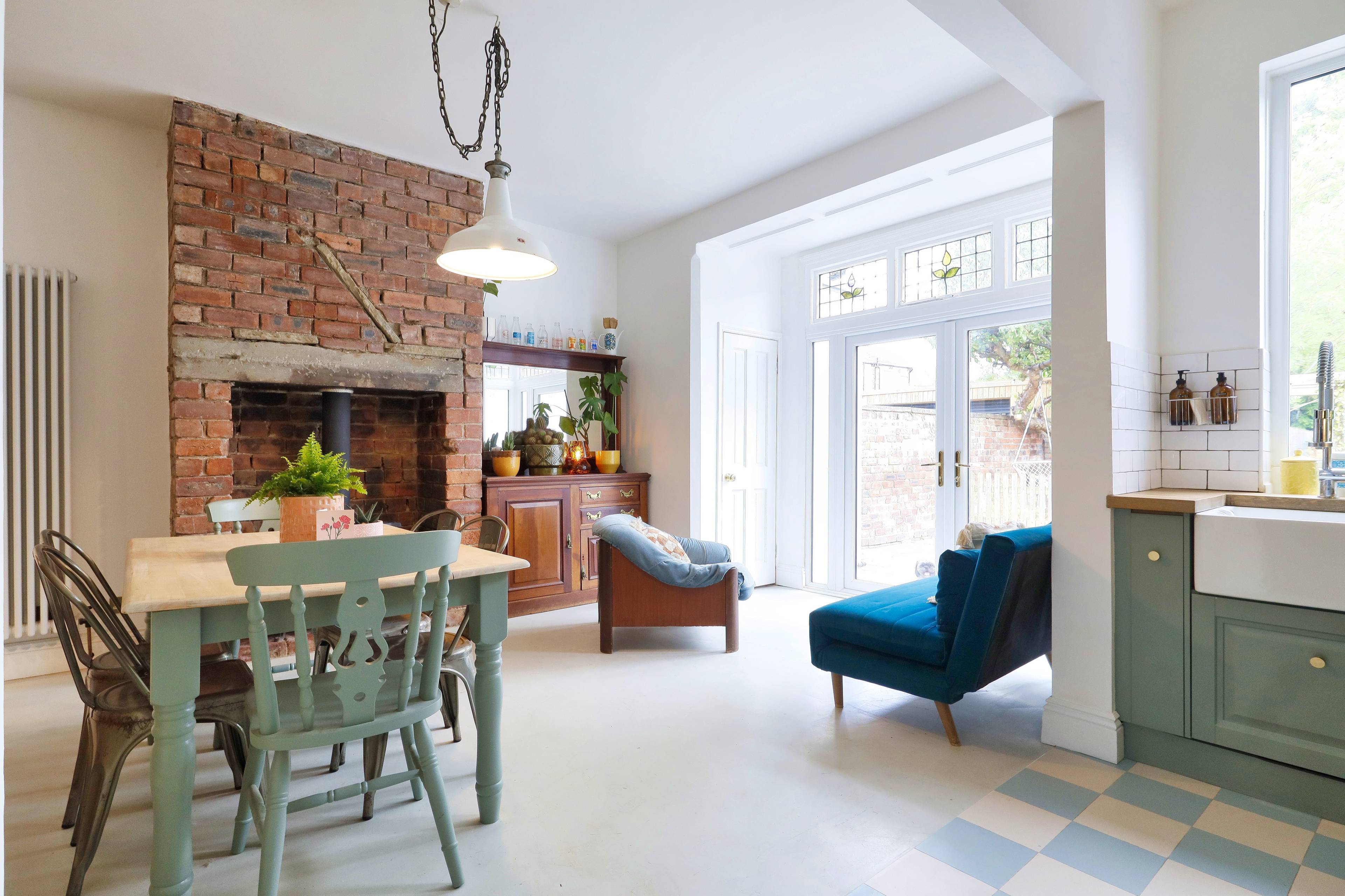 Lounge/Dining Room