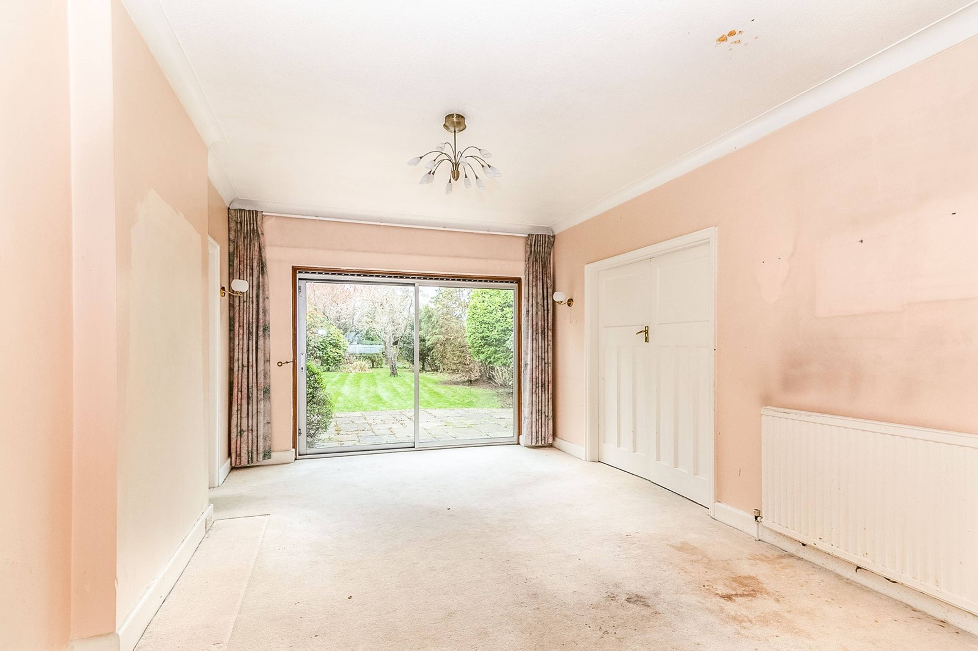 Lounge/Dining Room