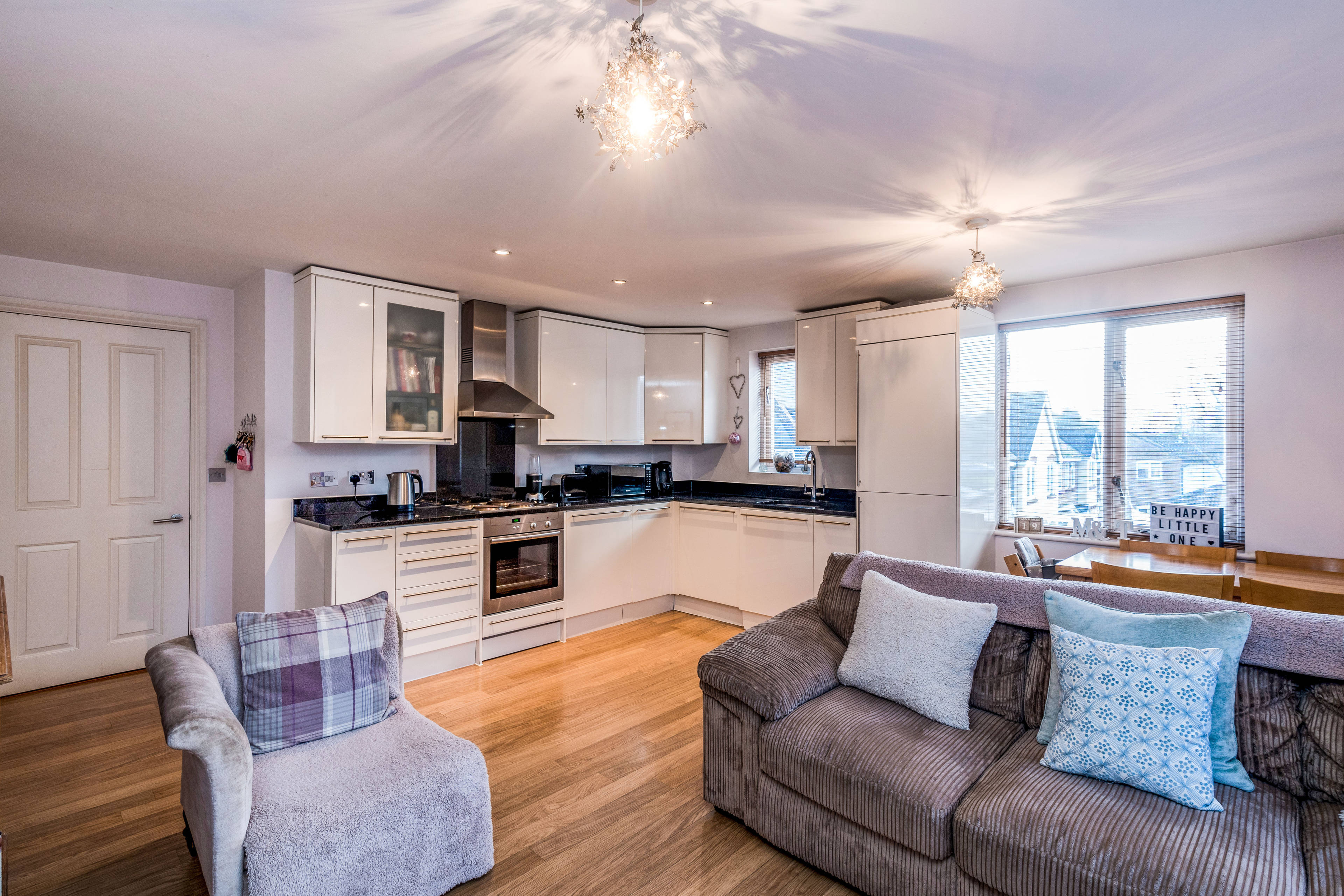 Lounge / Kitchen