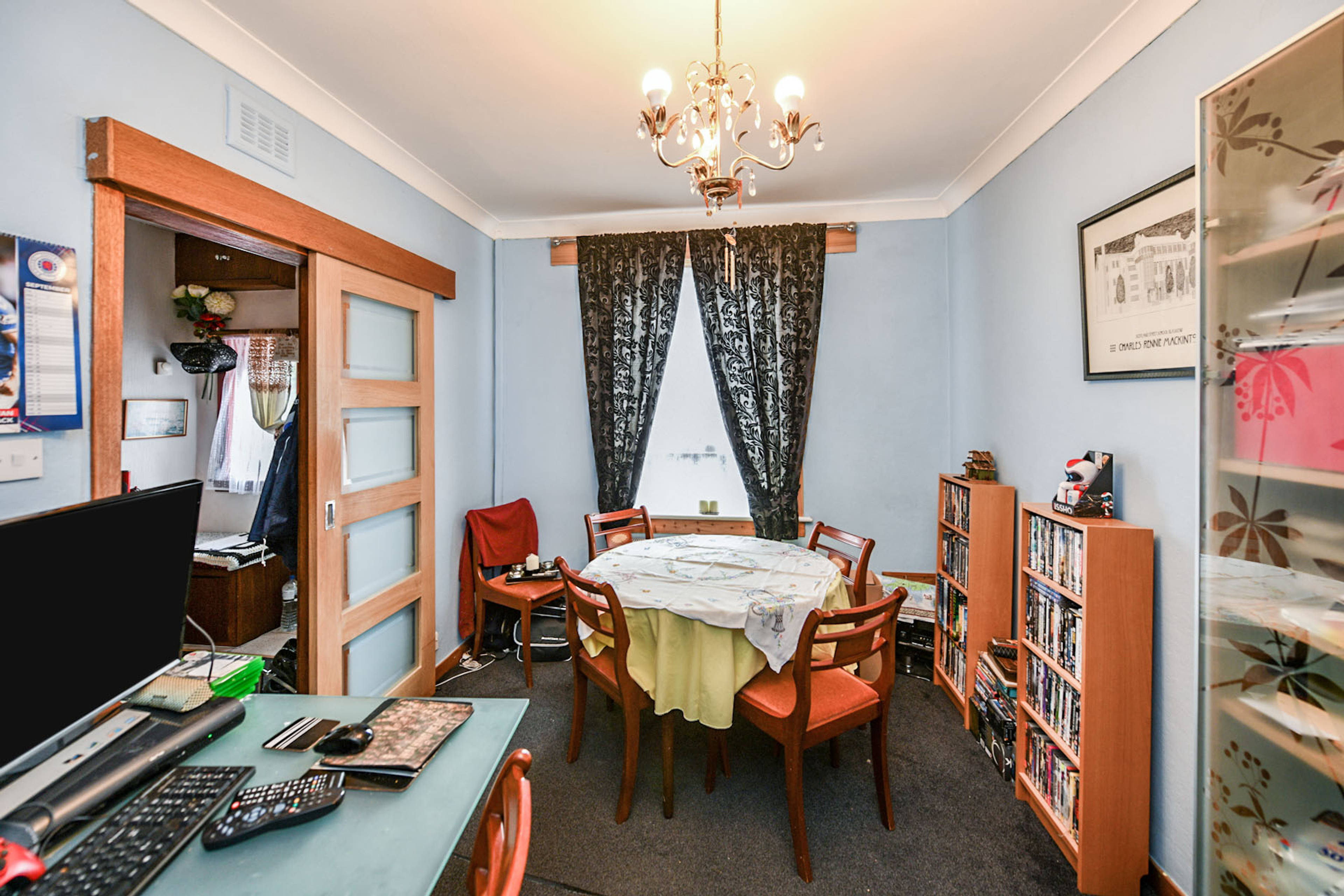 Bed 3 / Dining Room