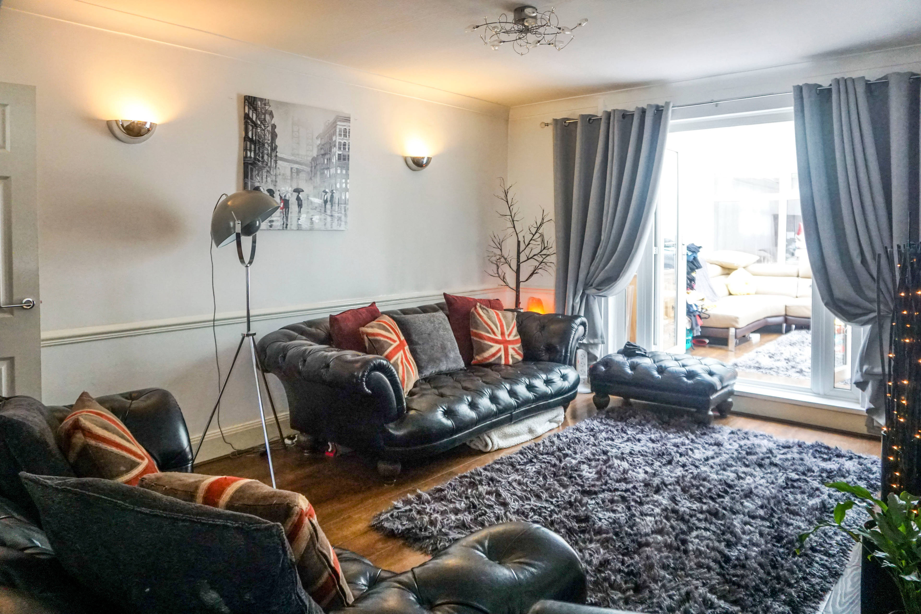 Lounge/Dining Room