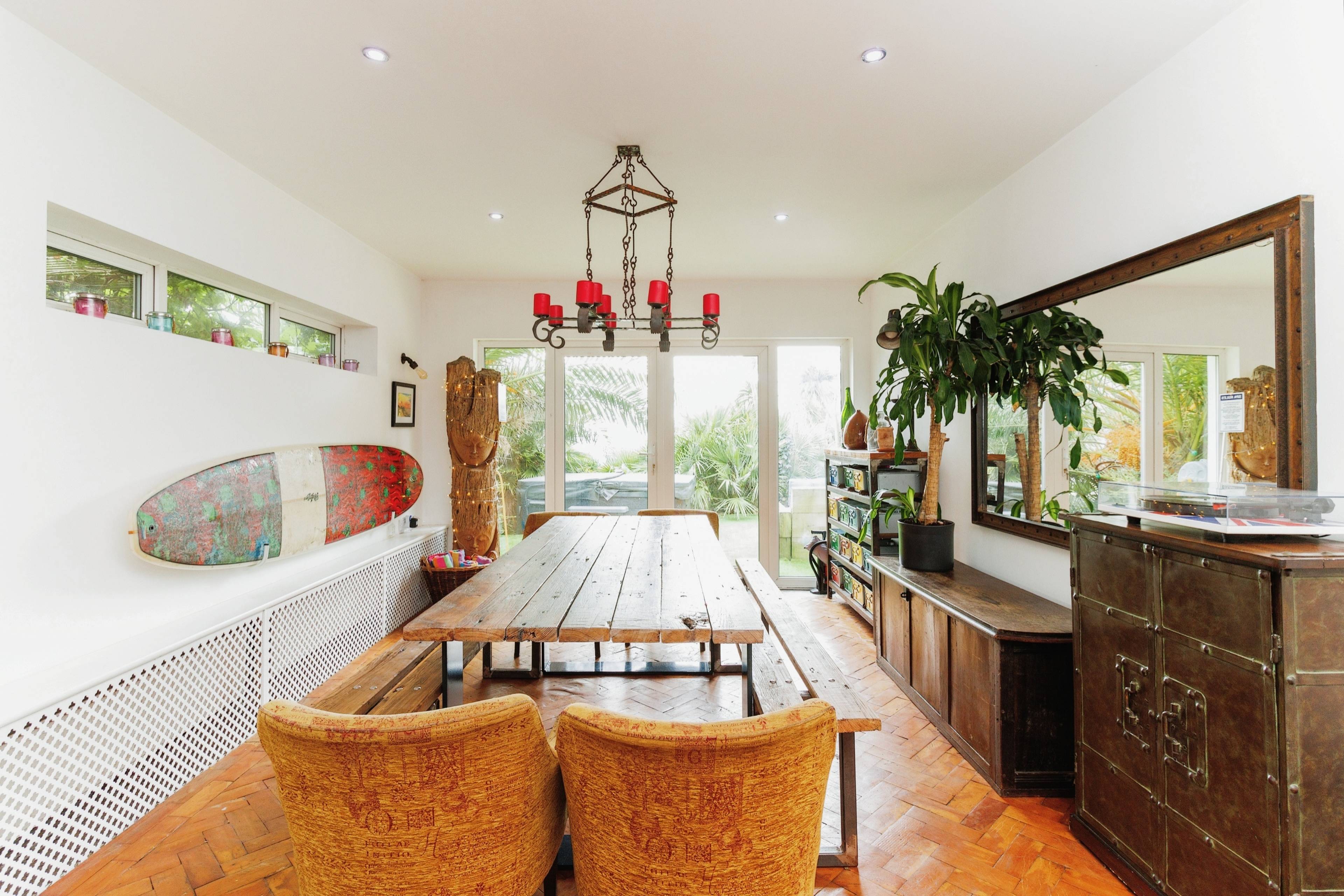 Lounge/Dining Room