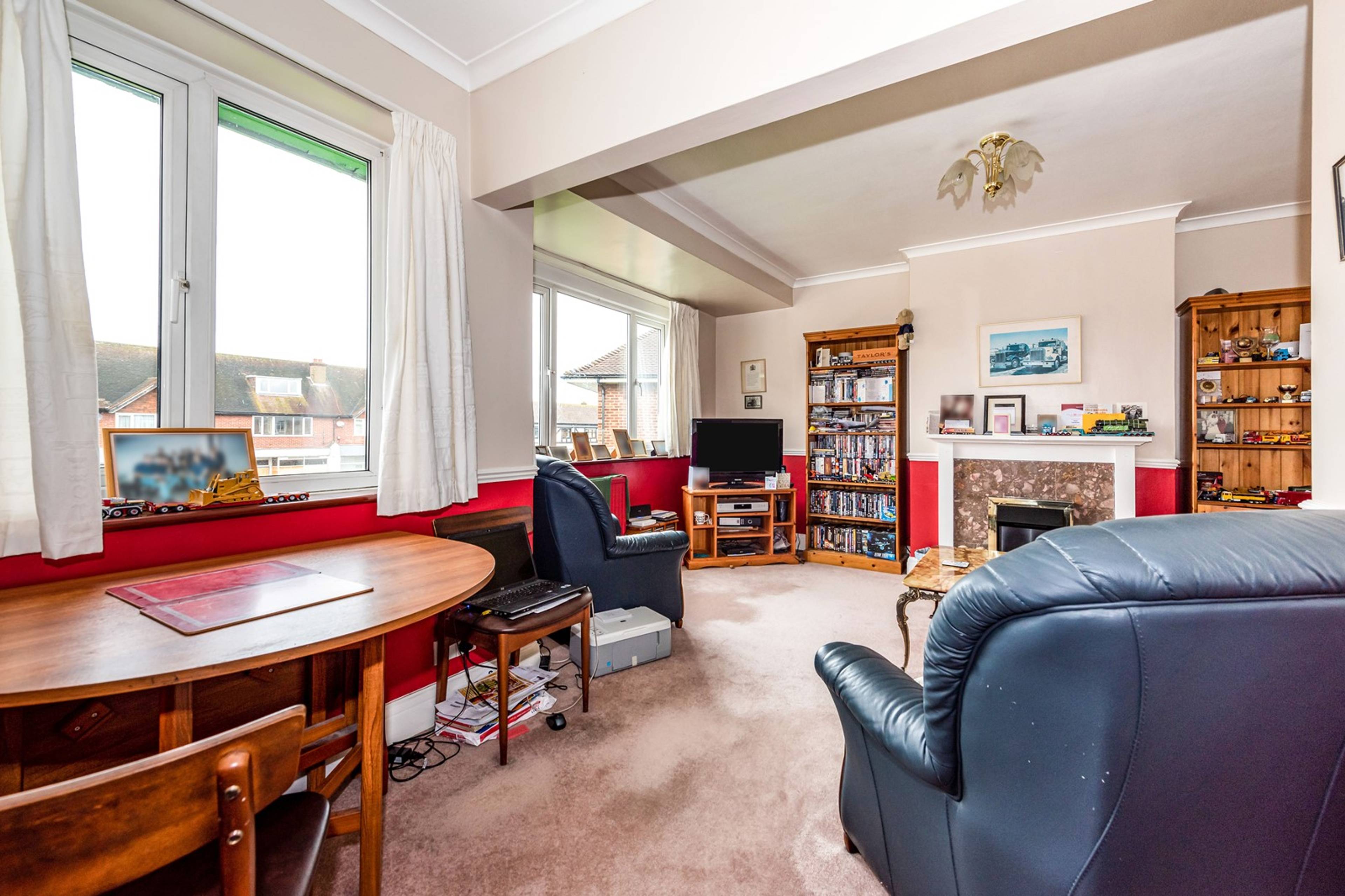 Lounge/Dining Room