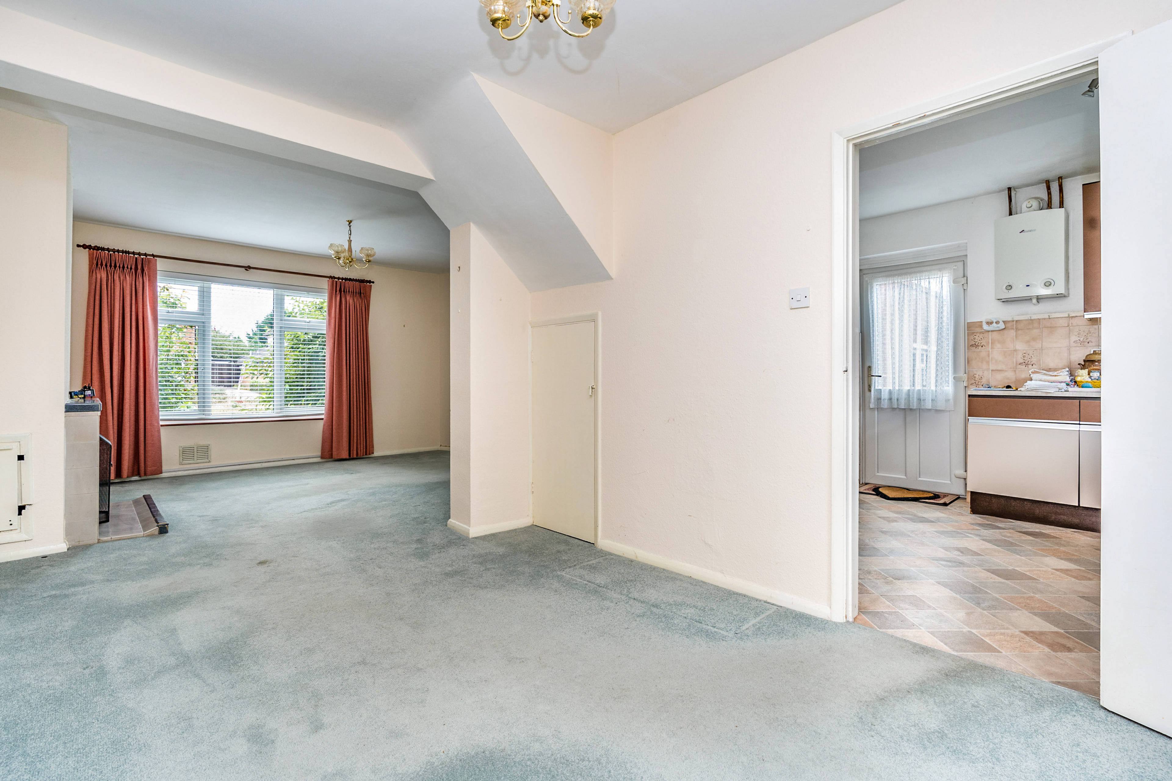 Lounge/Dining Room