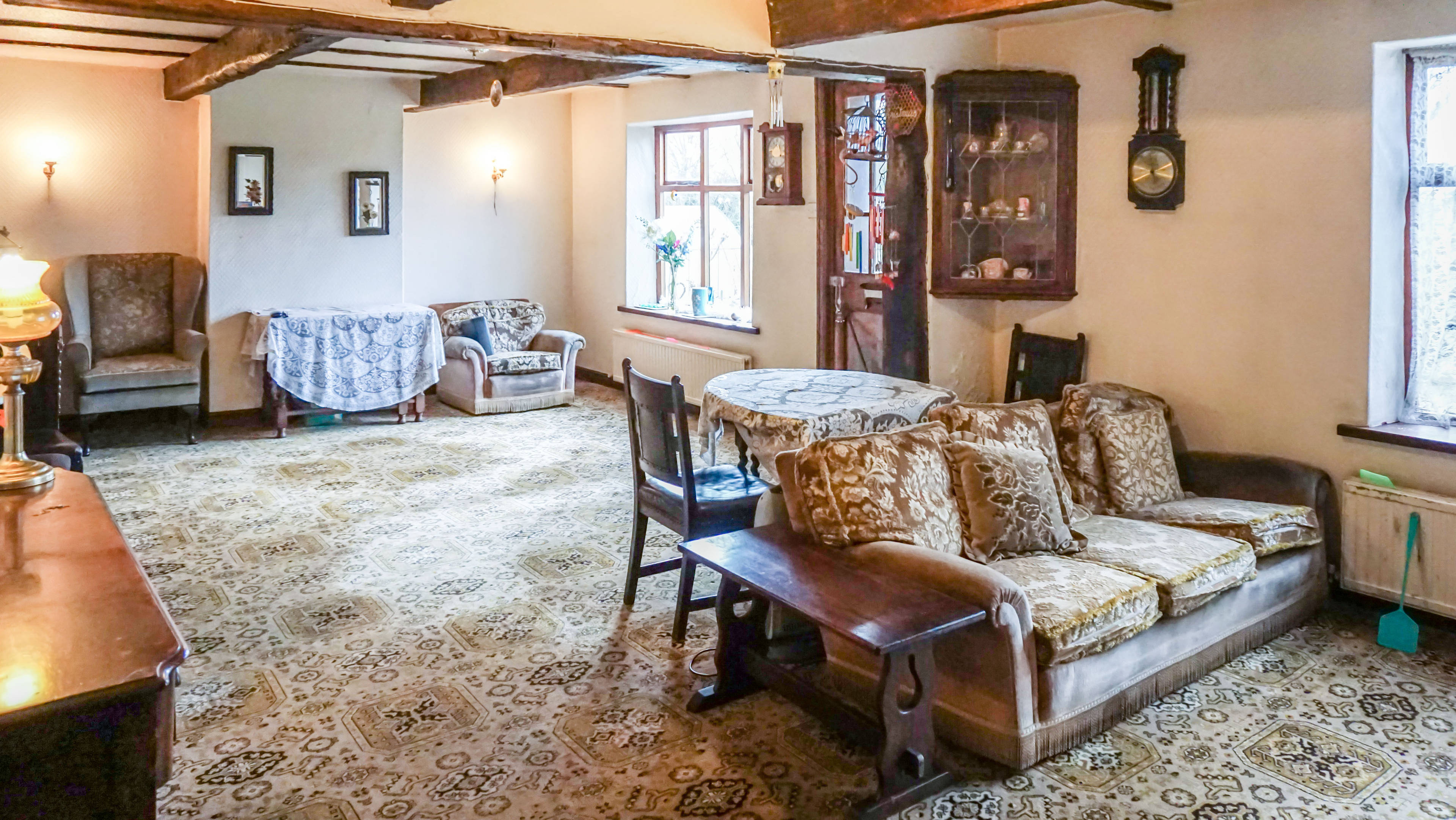 Lounge/Dining Room