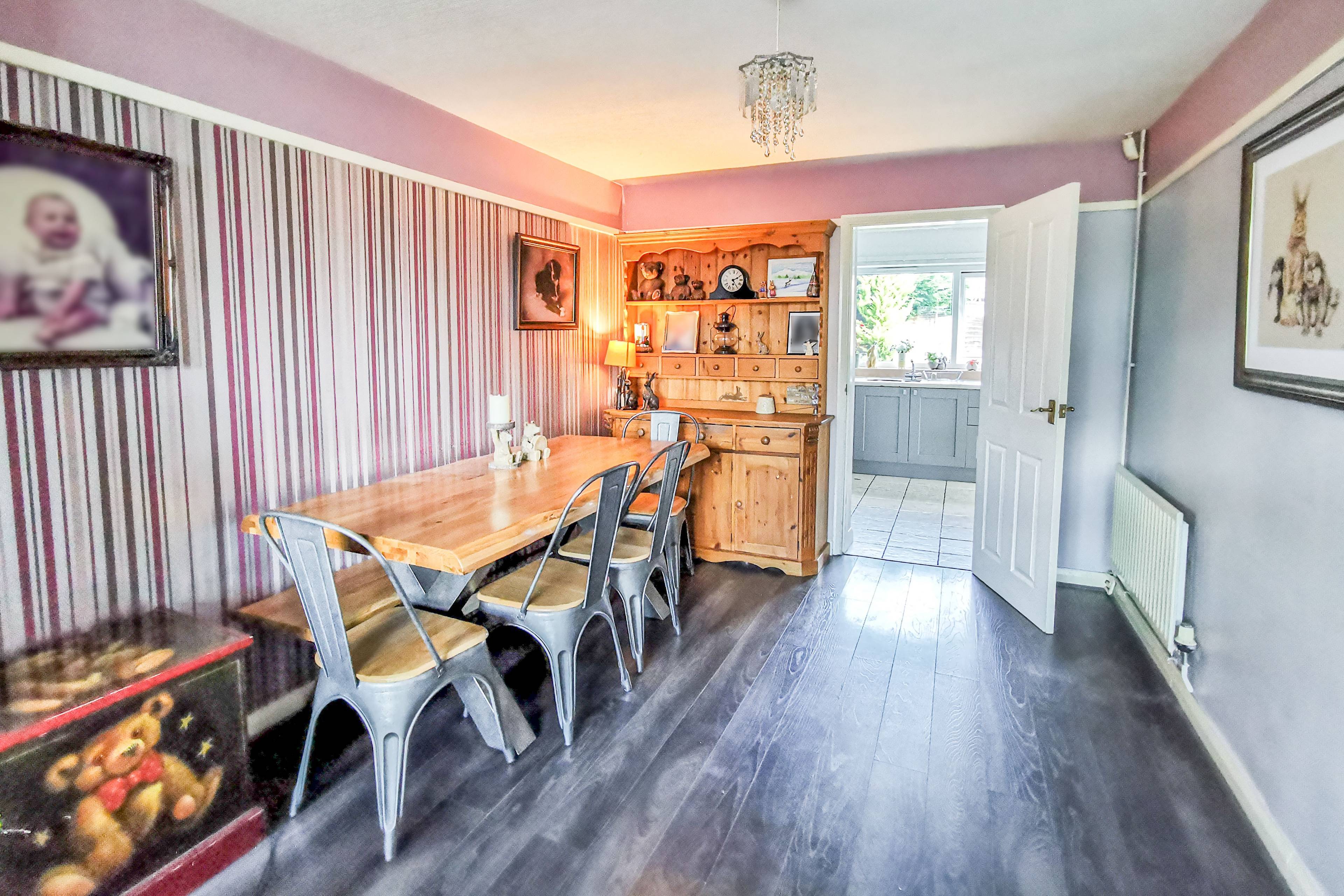 Lounge/Dining Room