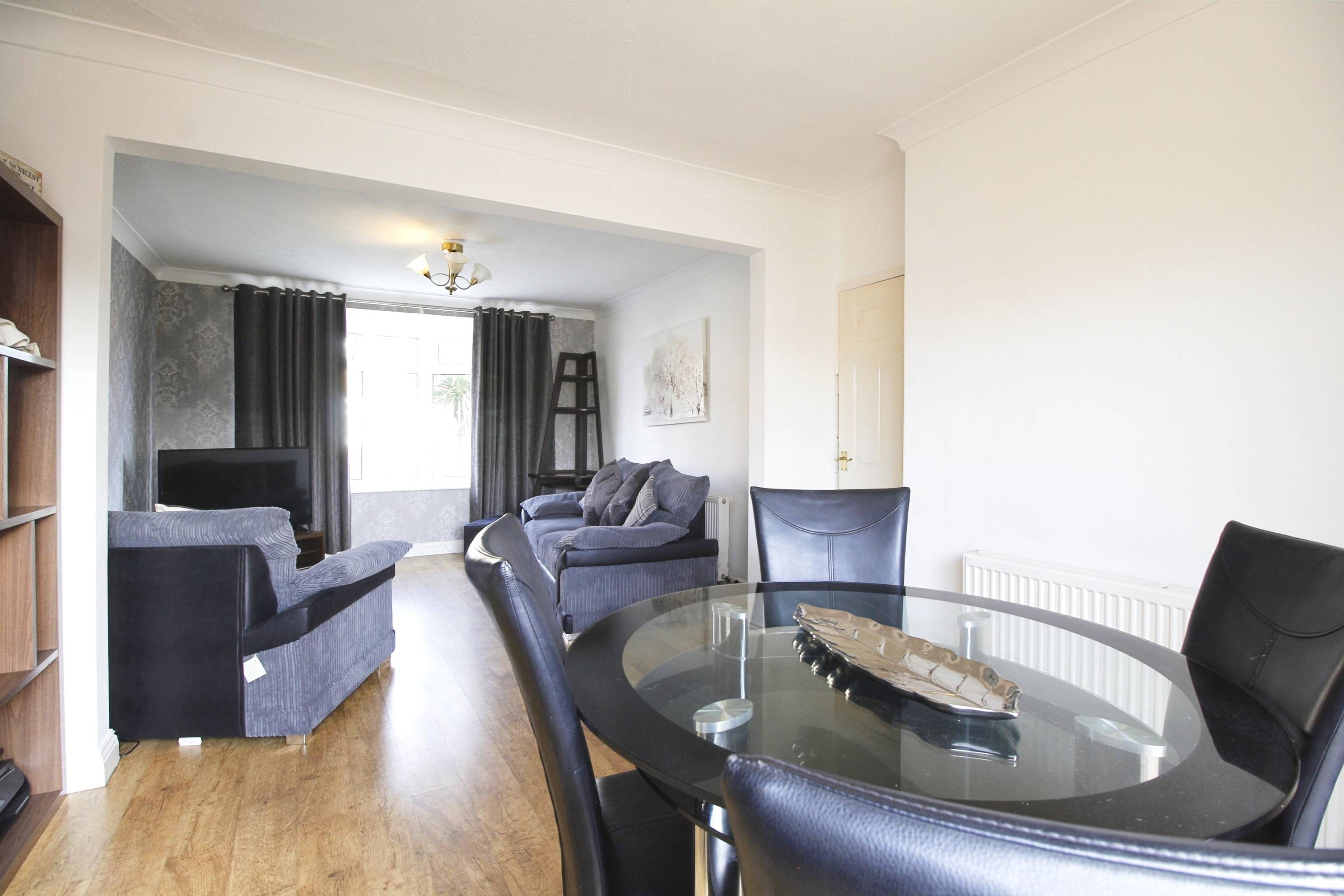 Lounge/Dining Room