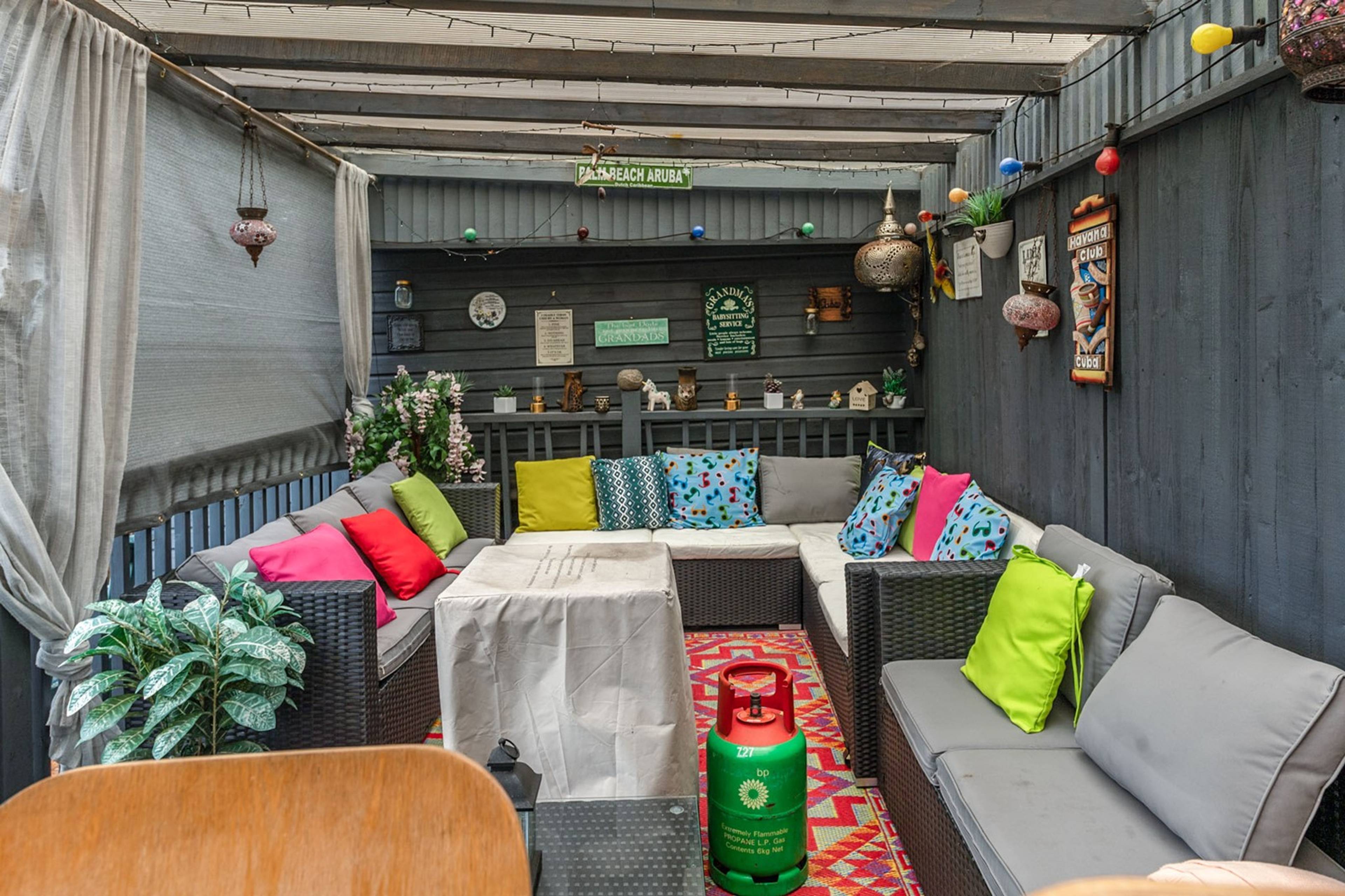 Garden Hut