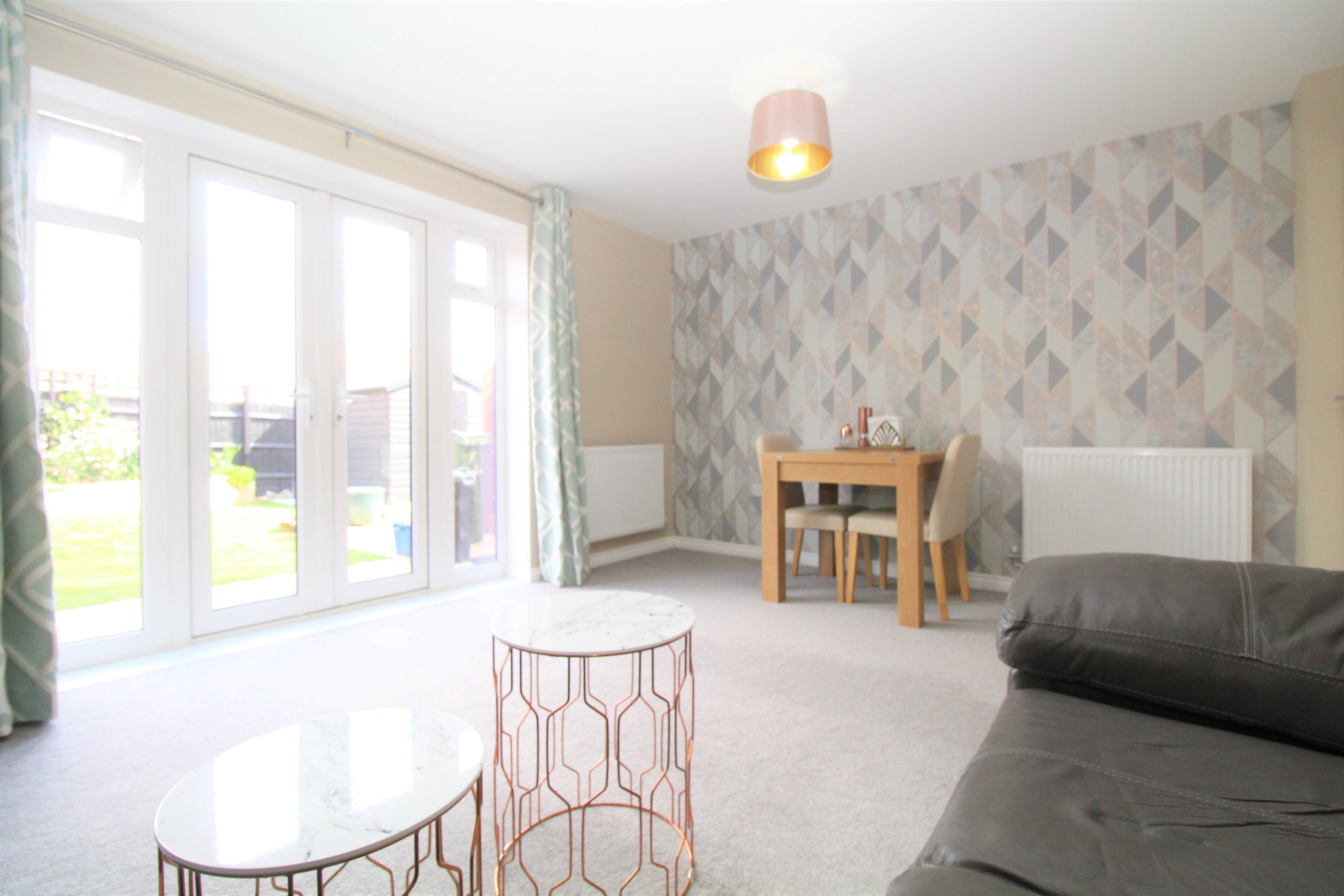Lounge/Dining Room