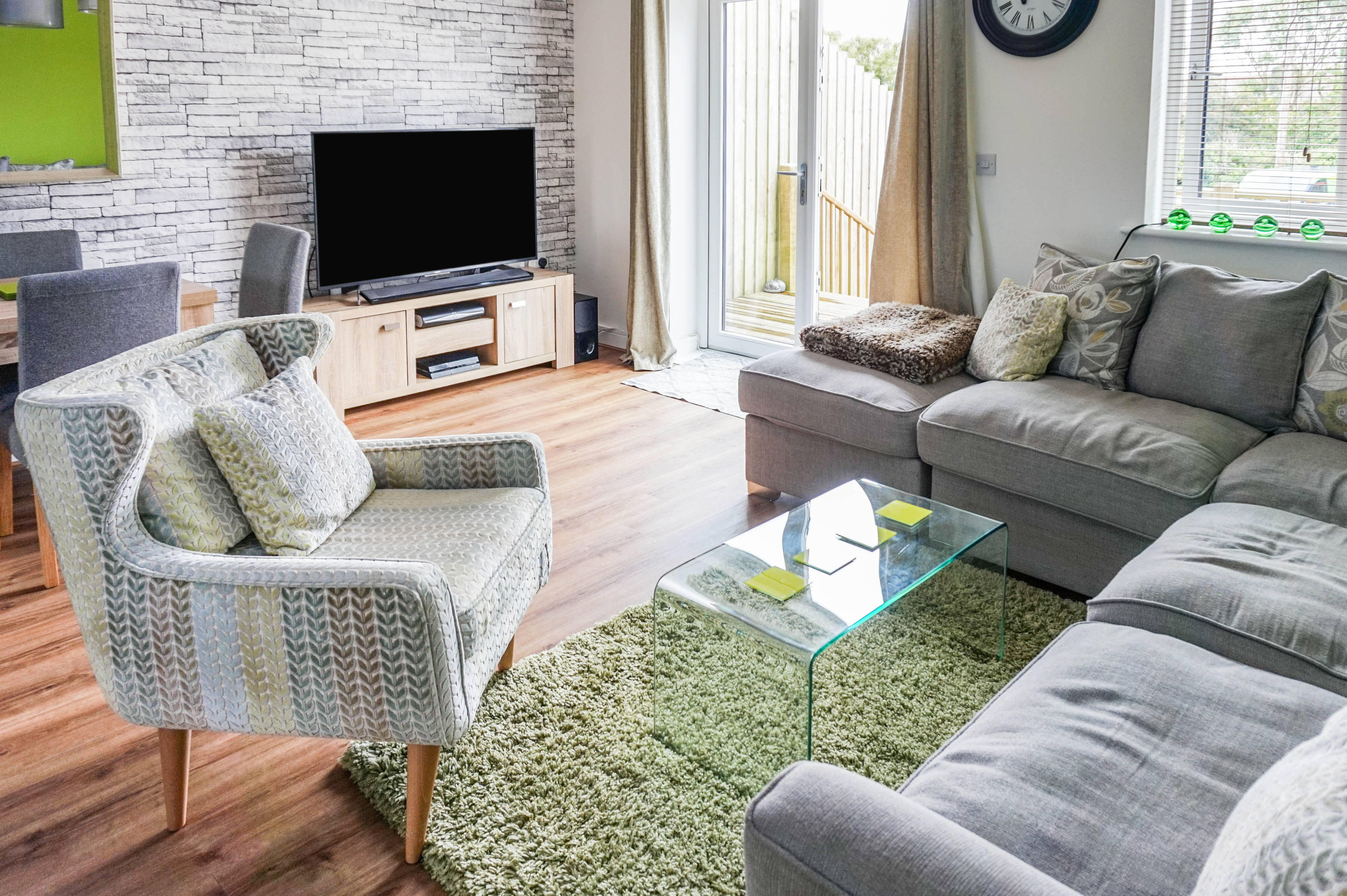 Lounge/Dining Room