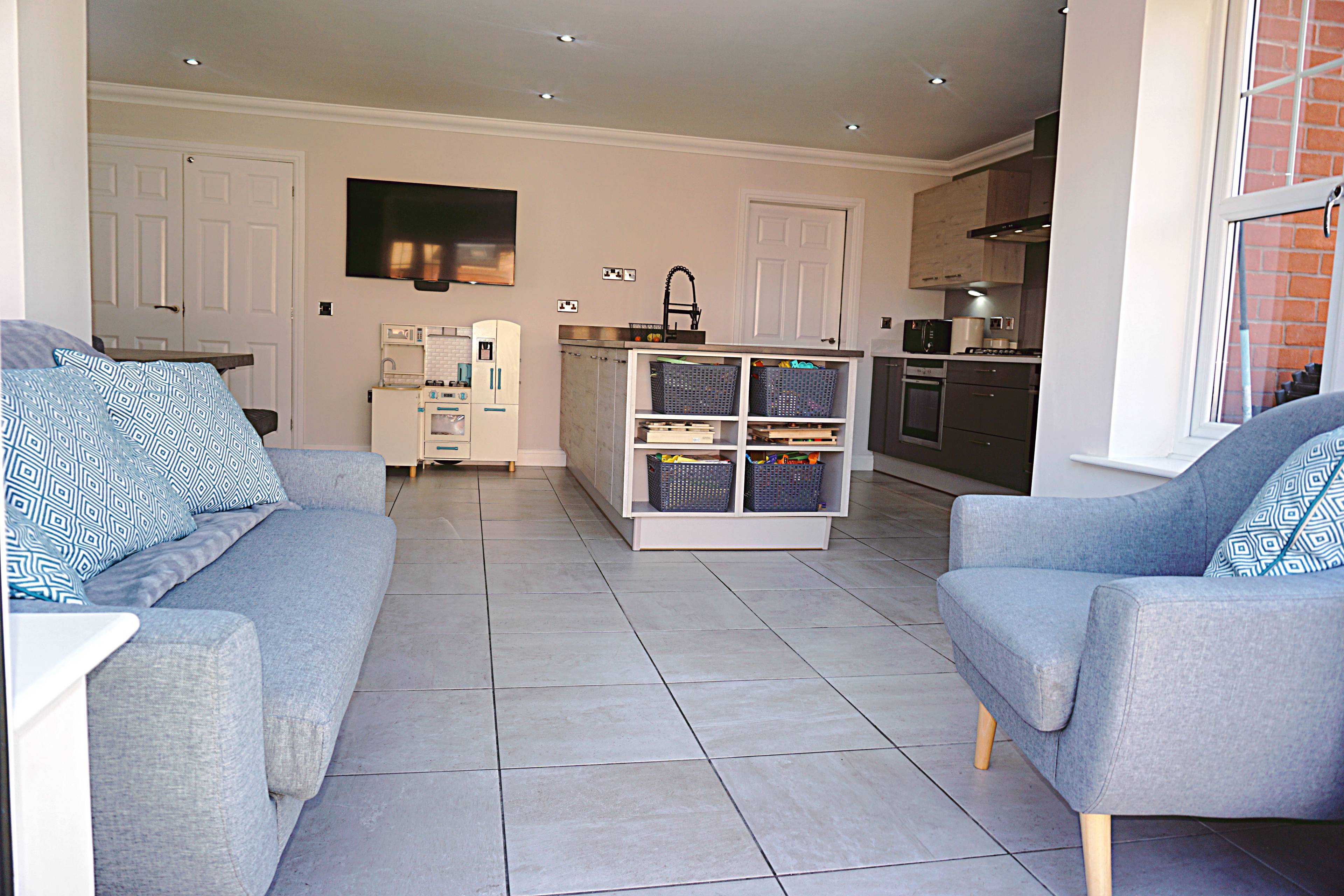 Kitchen/family room