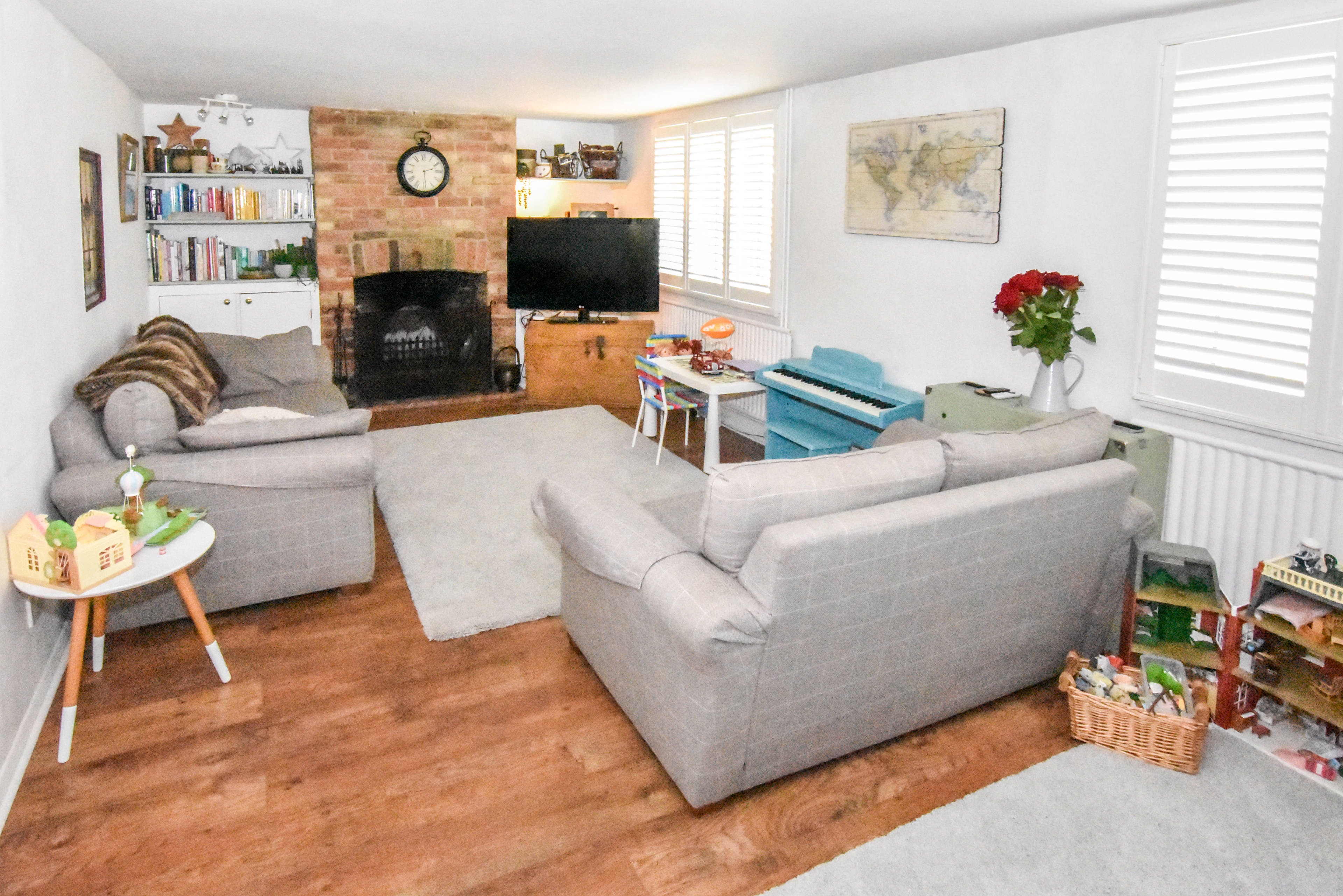 Lounge/Dining Room
