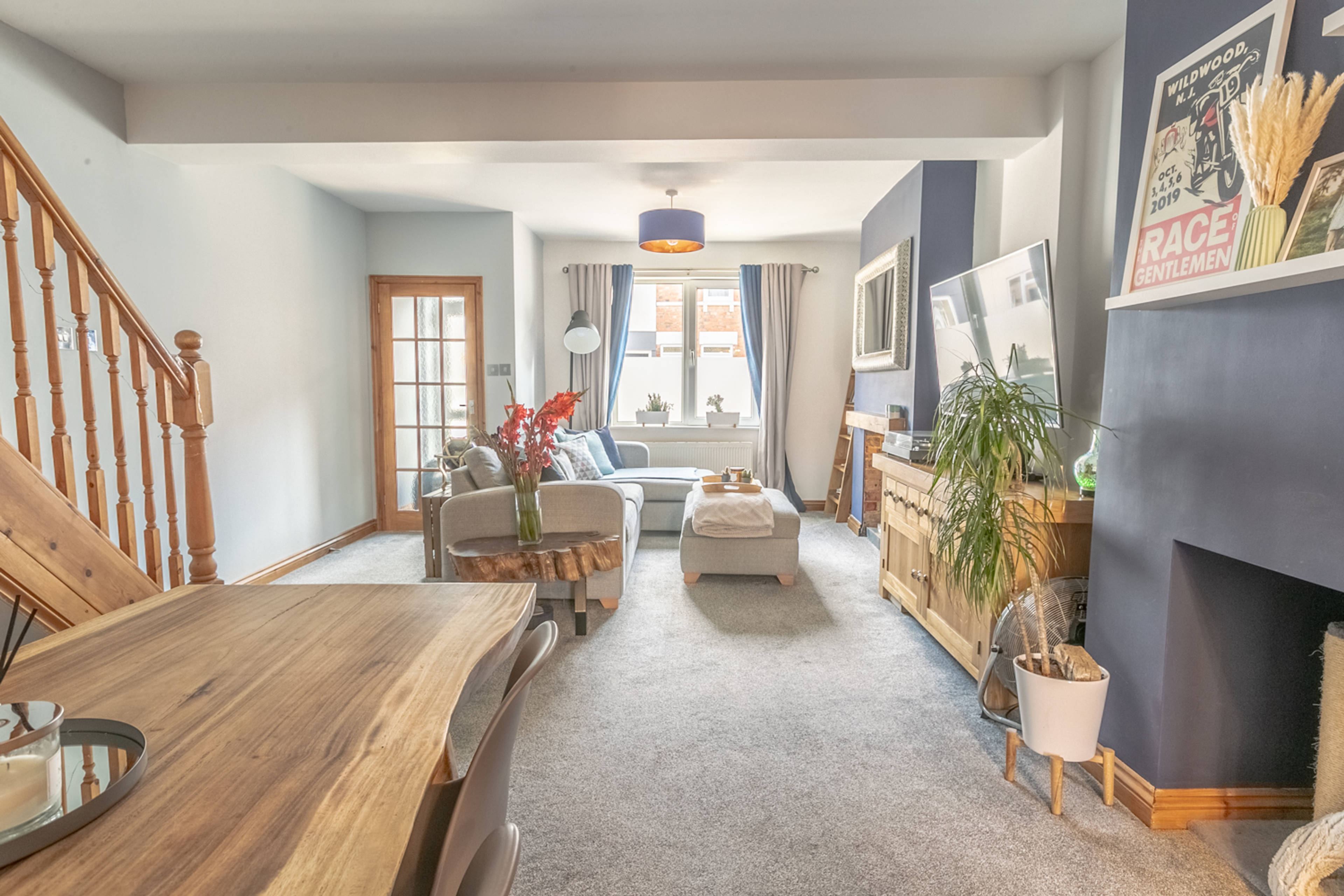 Lounge/Dining Room