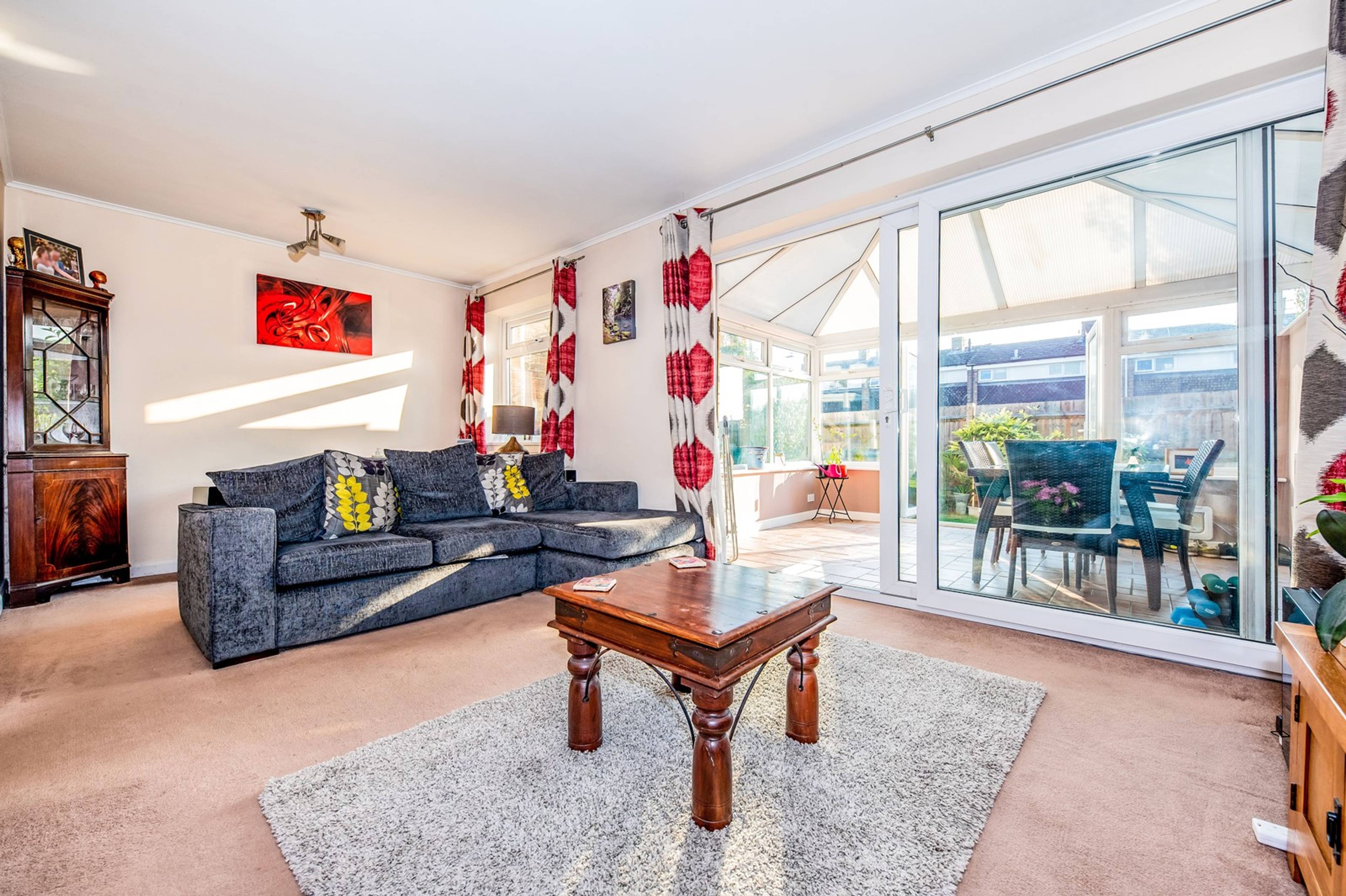 Lounge/Dining Room