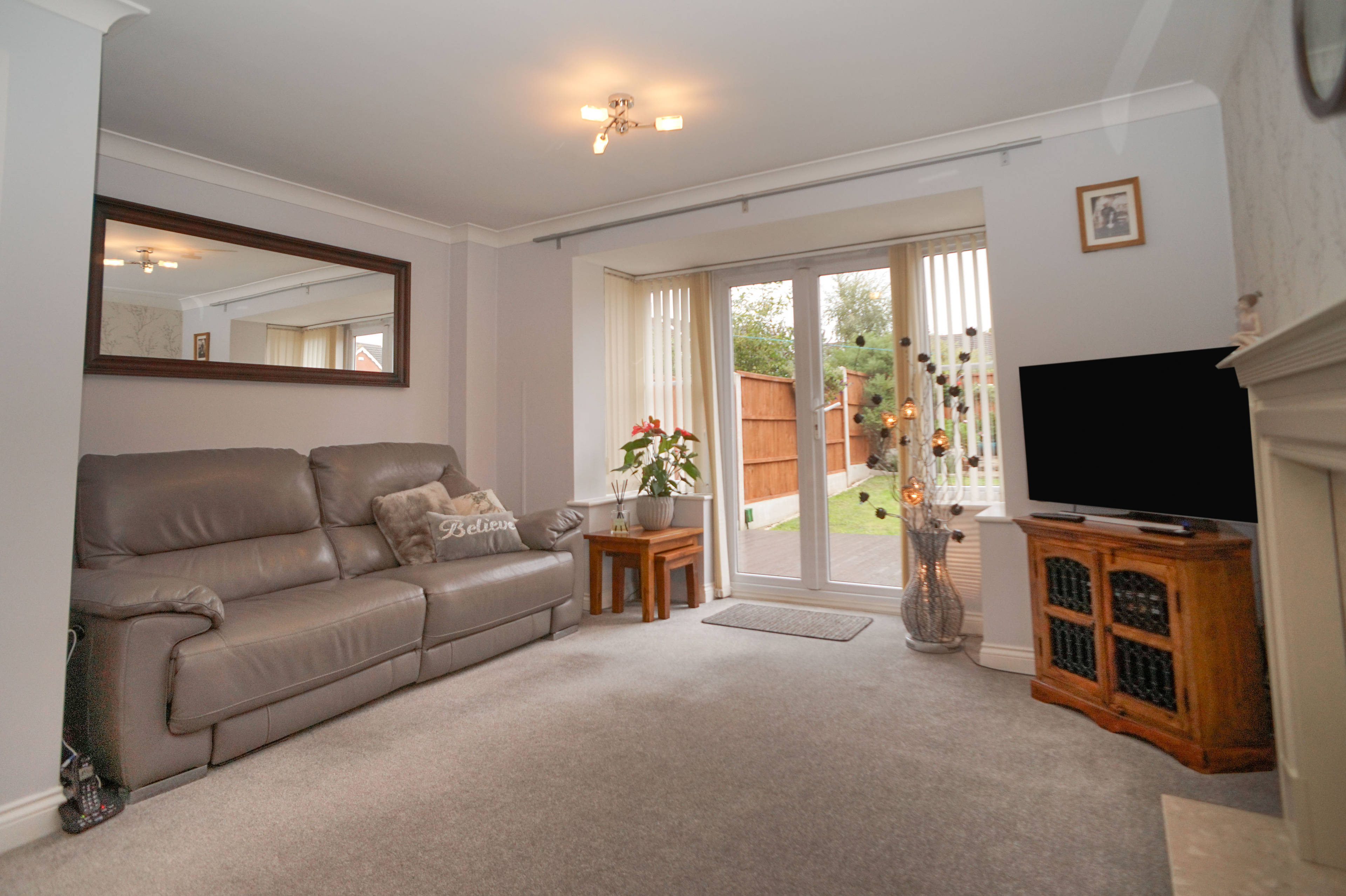Lounge/Dining Room