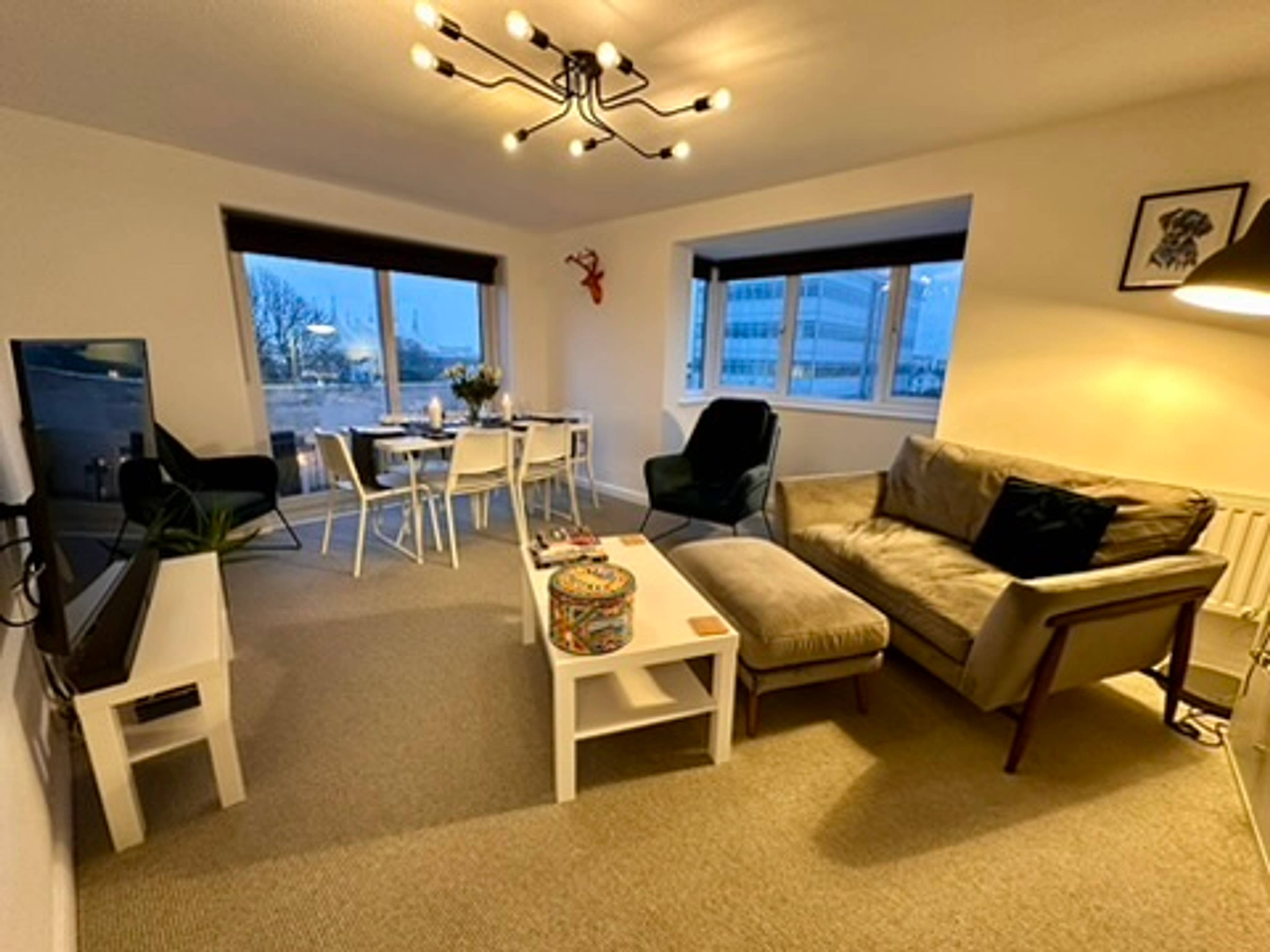 Lounge/Dining Room