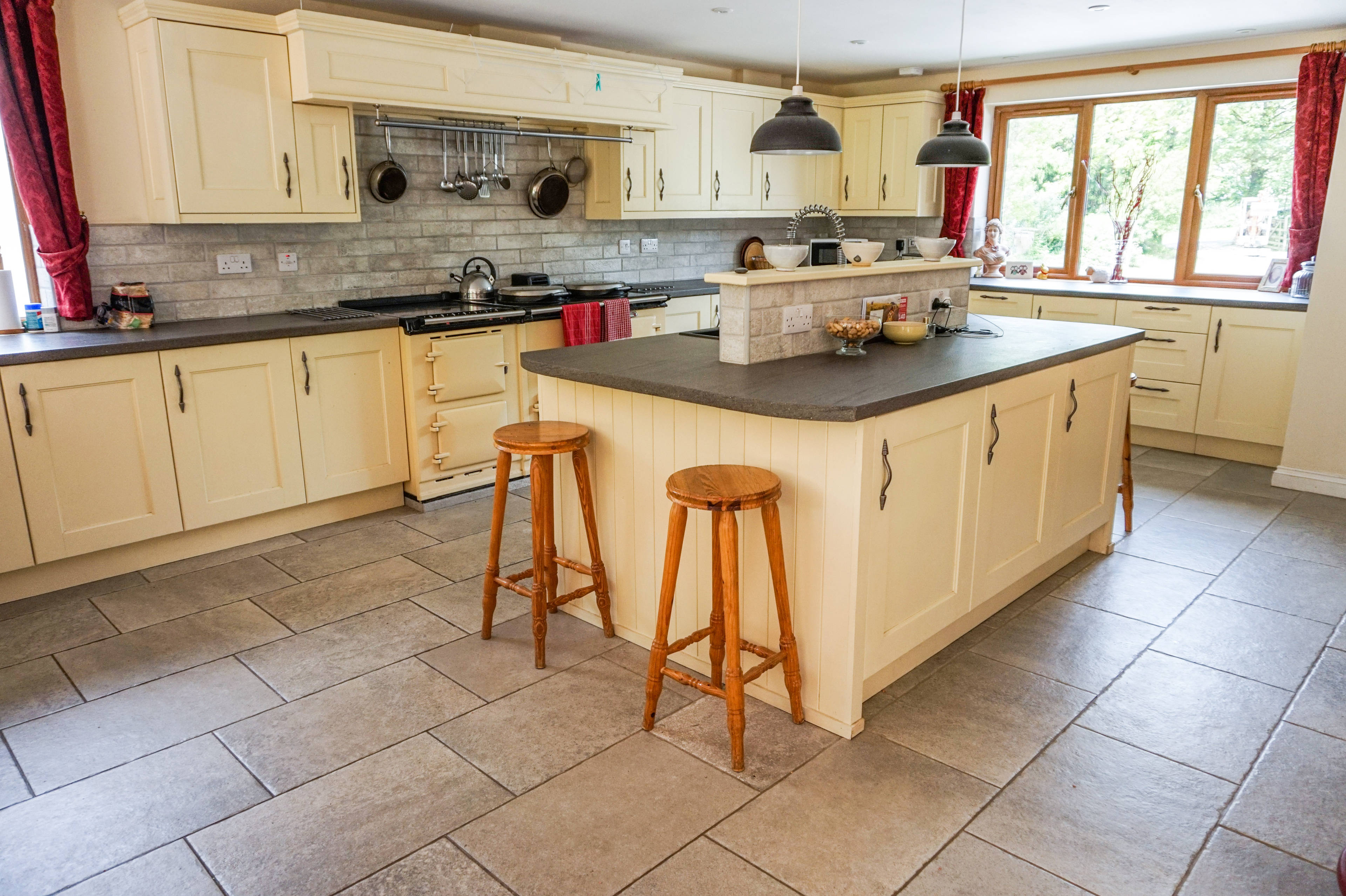 Kitchen/Breakfast