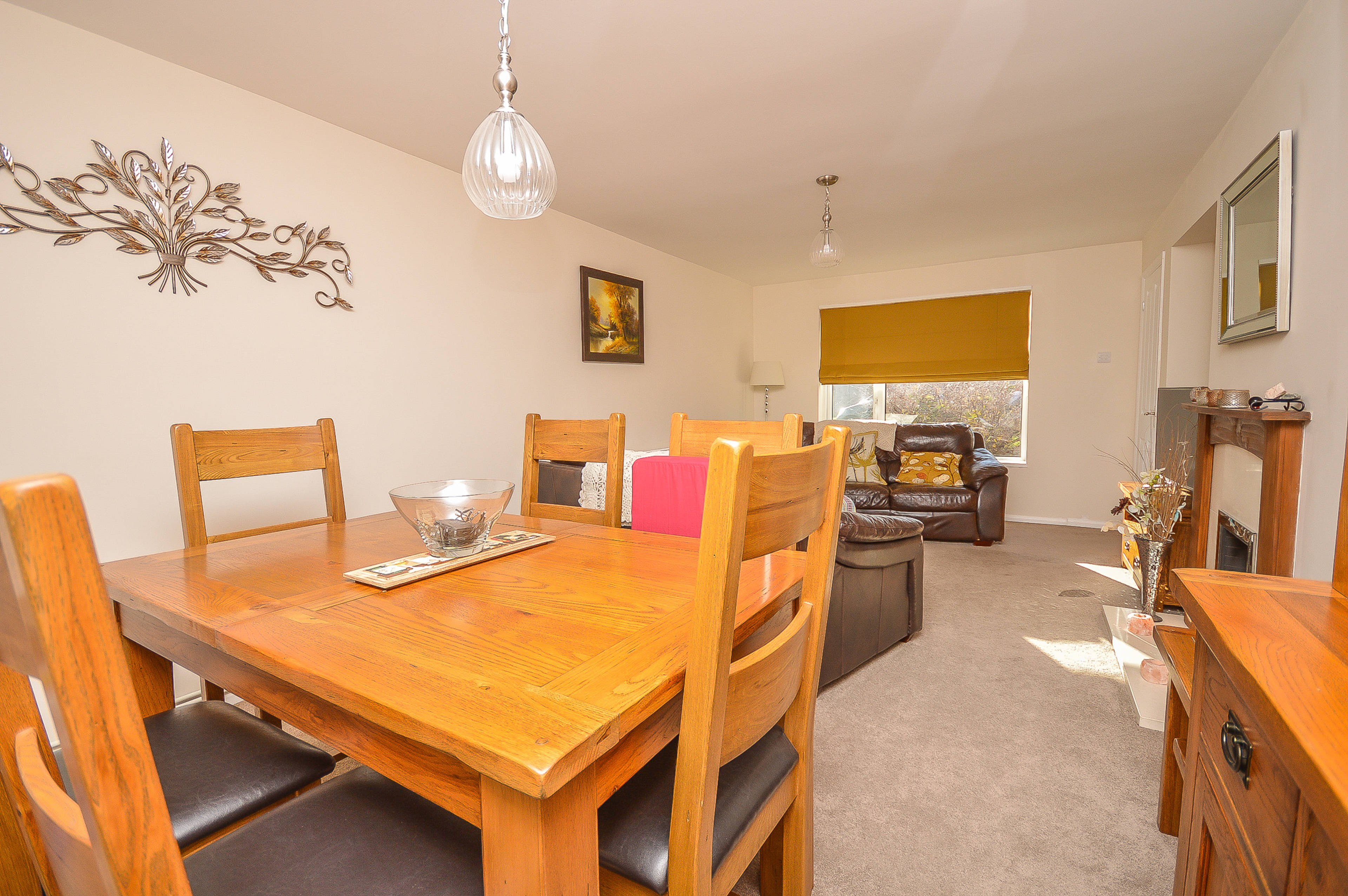Lounge/Dining Room