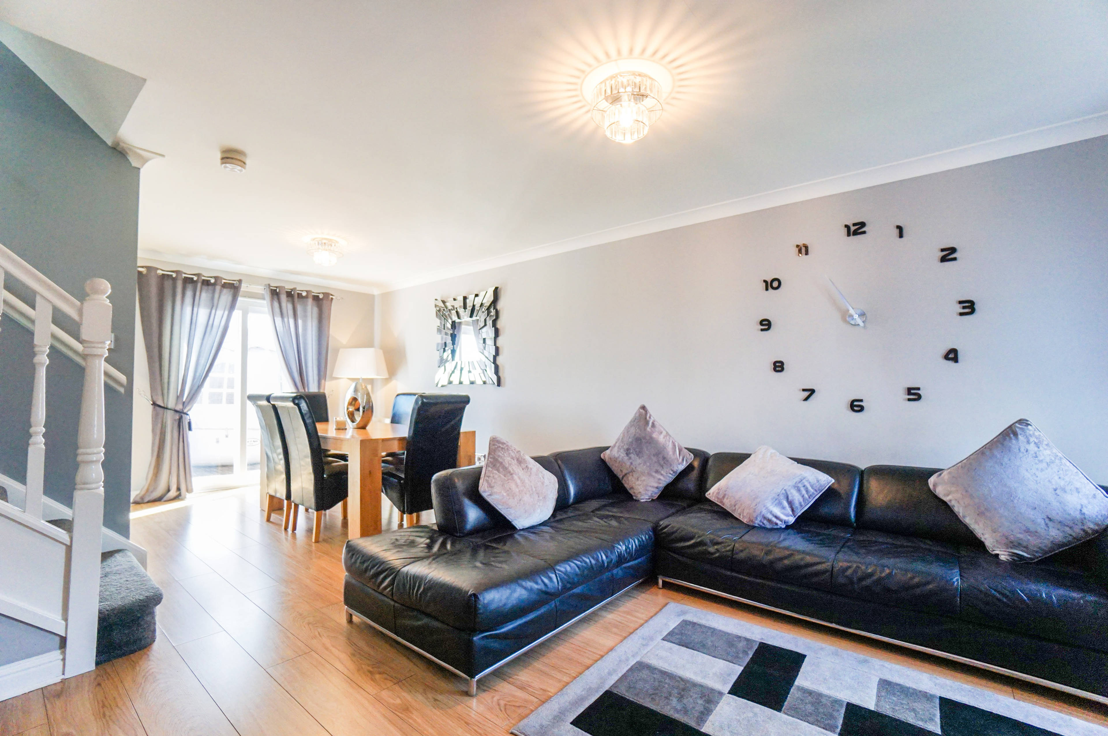 Lounge/Dining Room