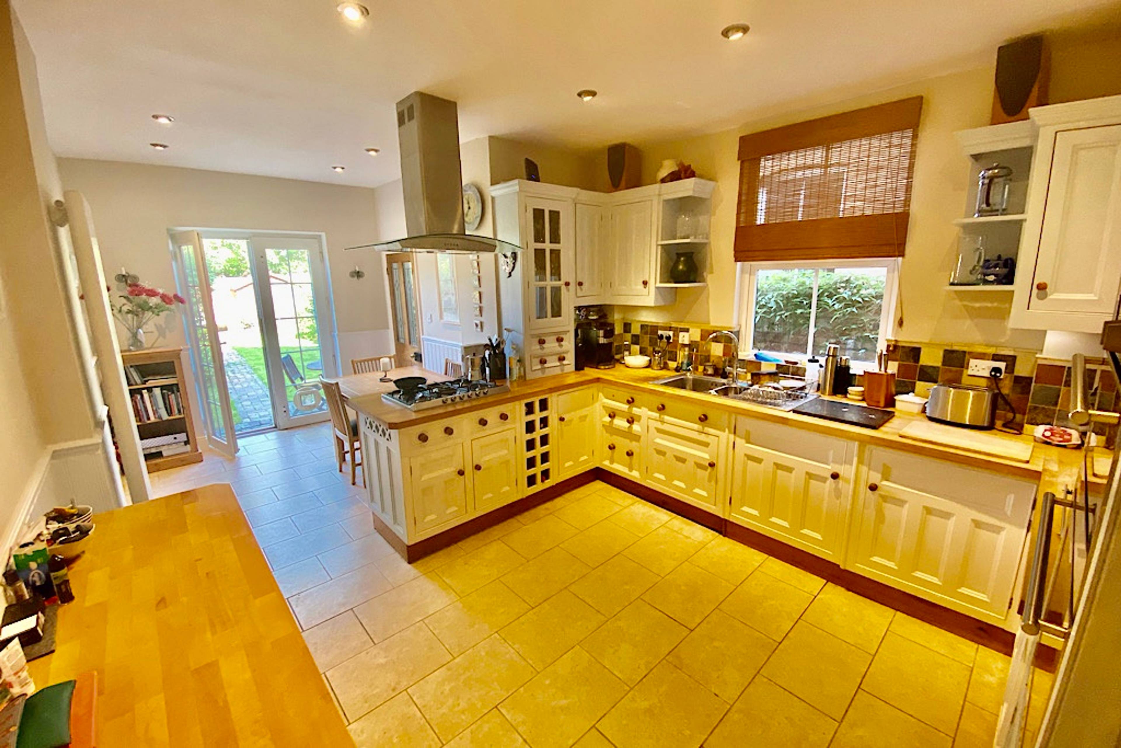 Kitchen/Breakfast
