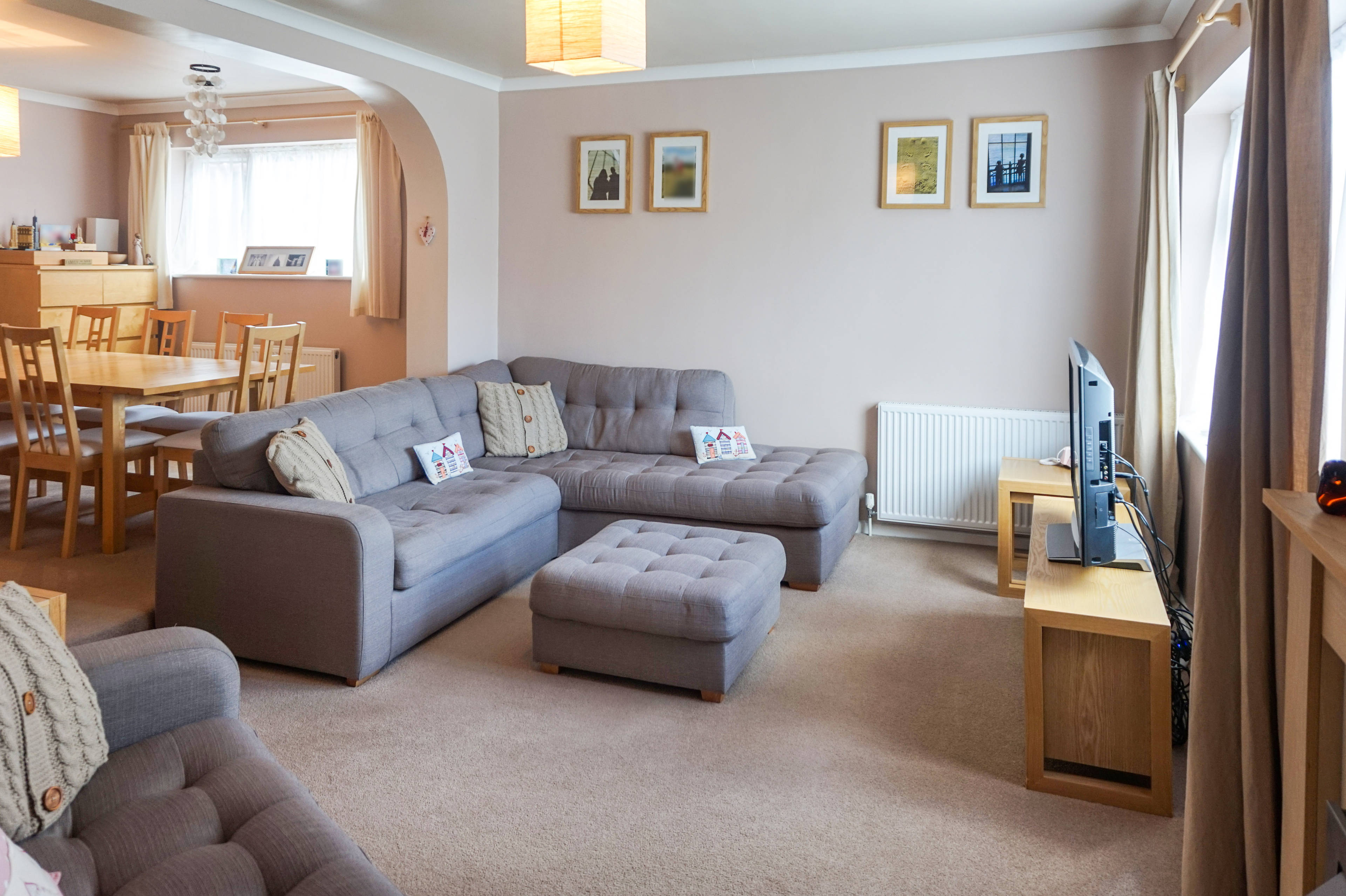 Lounge/Dining Room