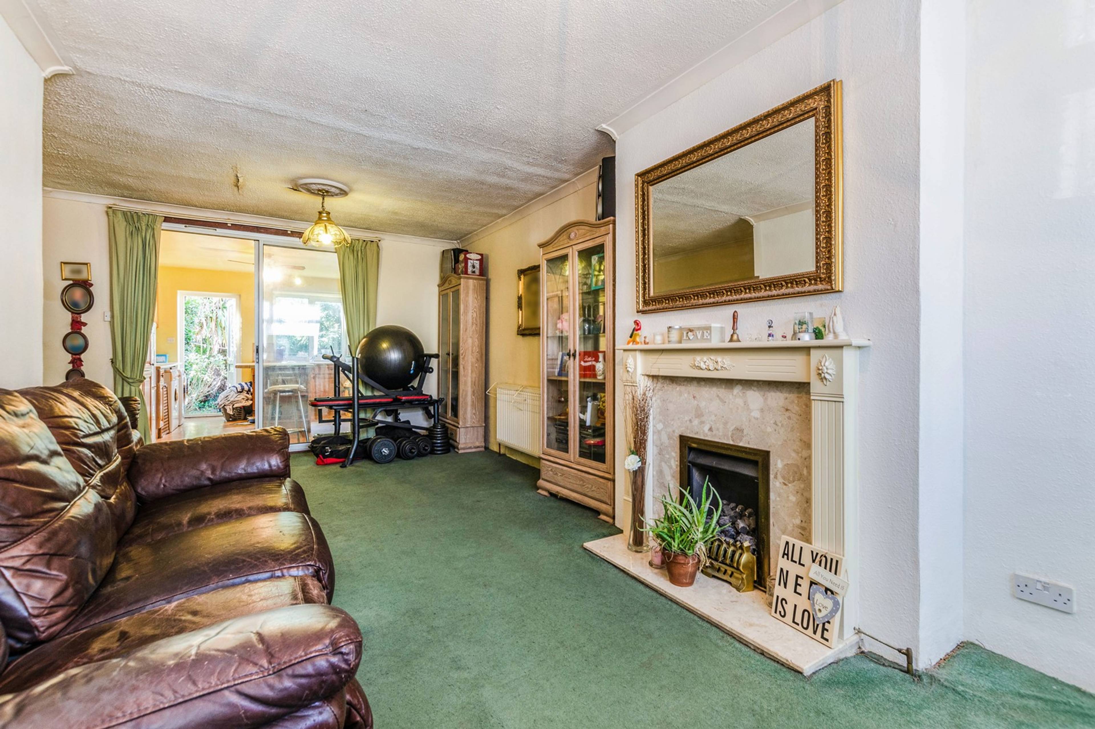 Lounge/Dining Room