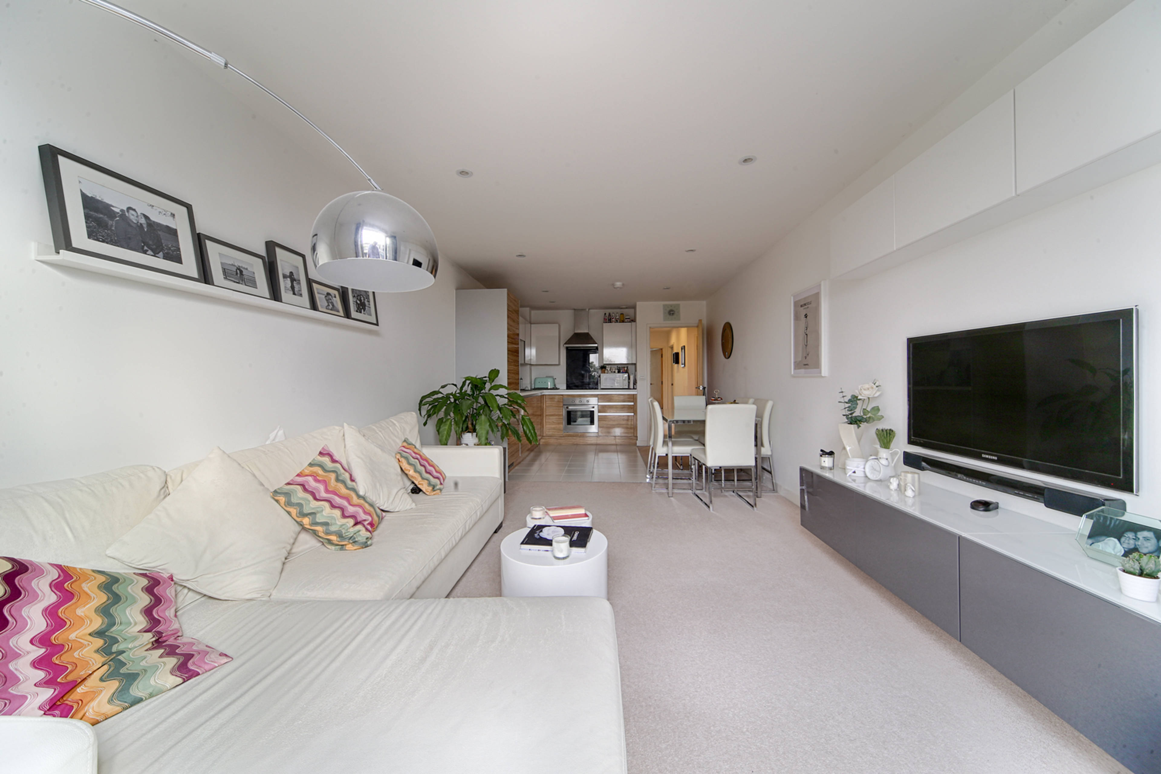 Lounge / Kitchen