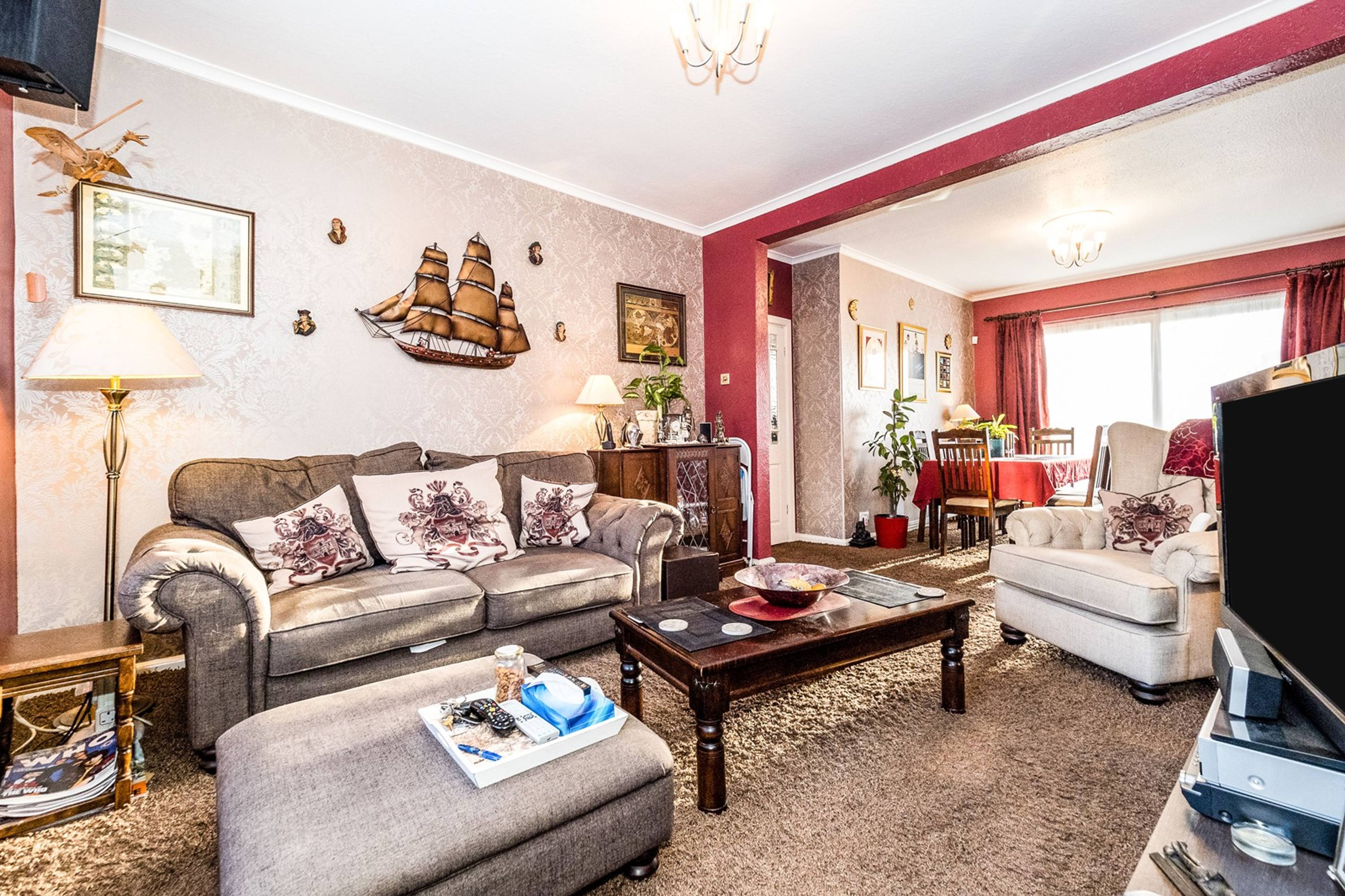 Lounge/Dining Room