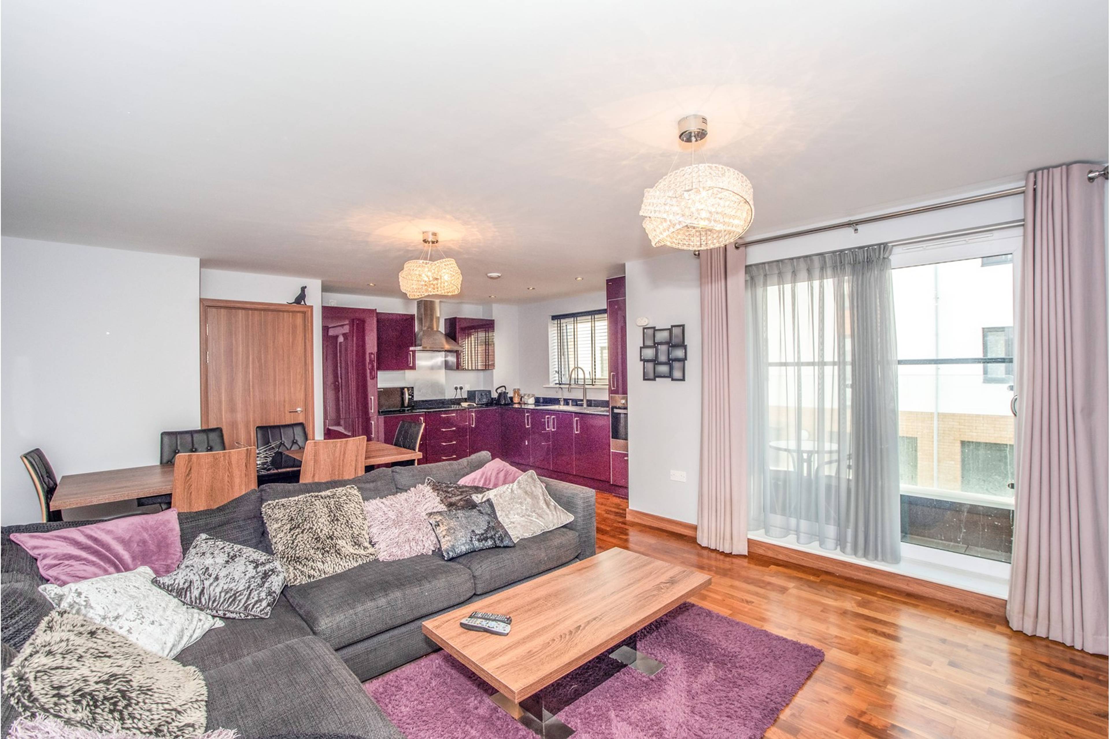 Lounge / Kitchen